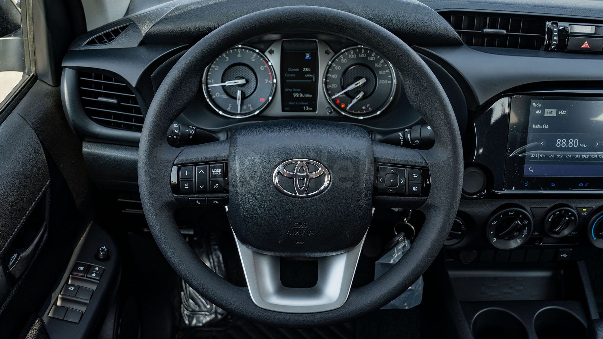 
								(LHD) TOYOTA HILUX DC 2.7P AT 4X4 MY2025 – WHITE full									