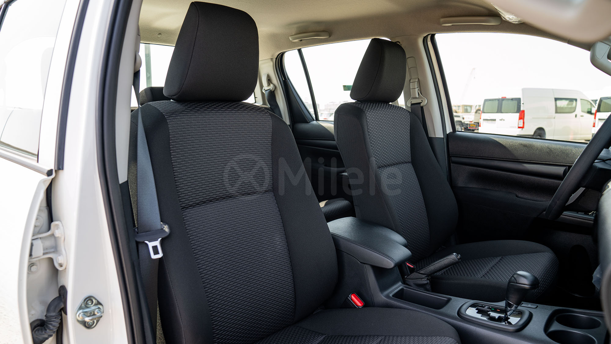 
								(LHD) TOYOTA HILUX DC 2.7P AT 4X4 MY2025 – WHITE full									