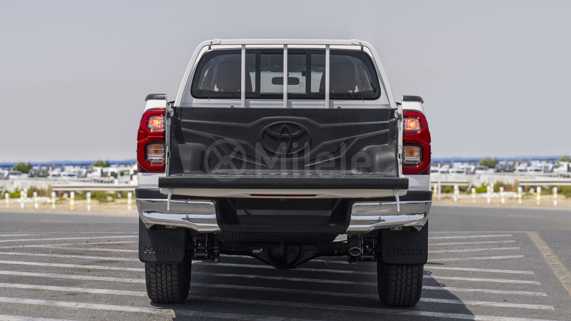 
(LHD) TOYOTA HILUX DC 2.7P MT 4X4 P.WINDOW MY2025 – WHITE full									