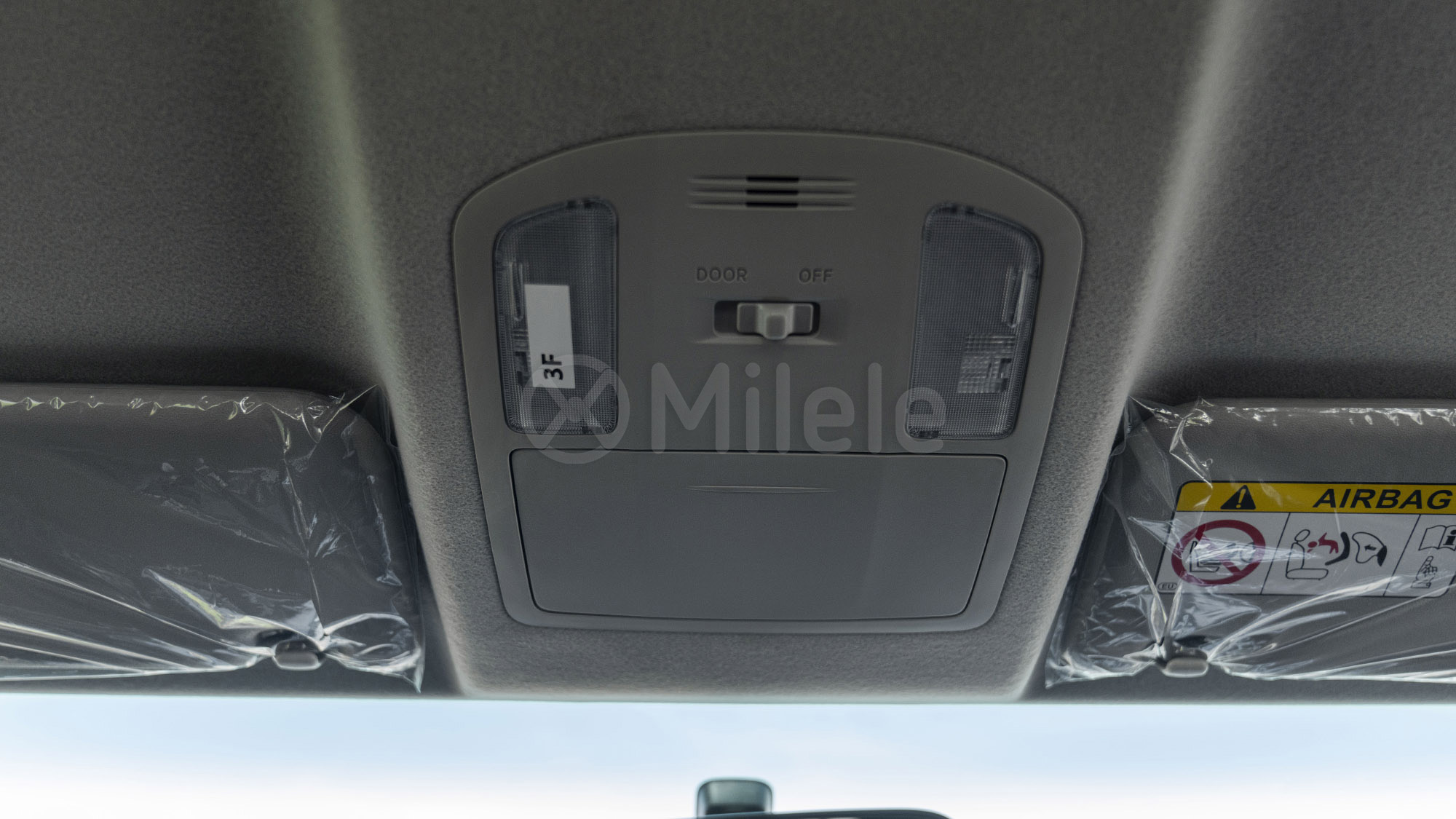 
(LHD) TOYOTA HILUX DC 2.7P MT 4X4 P.WINDOW MY2025 – WHITE full									