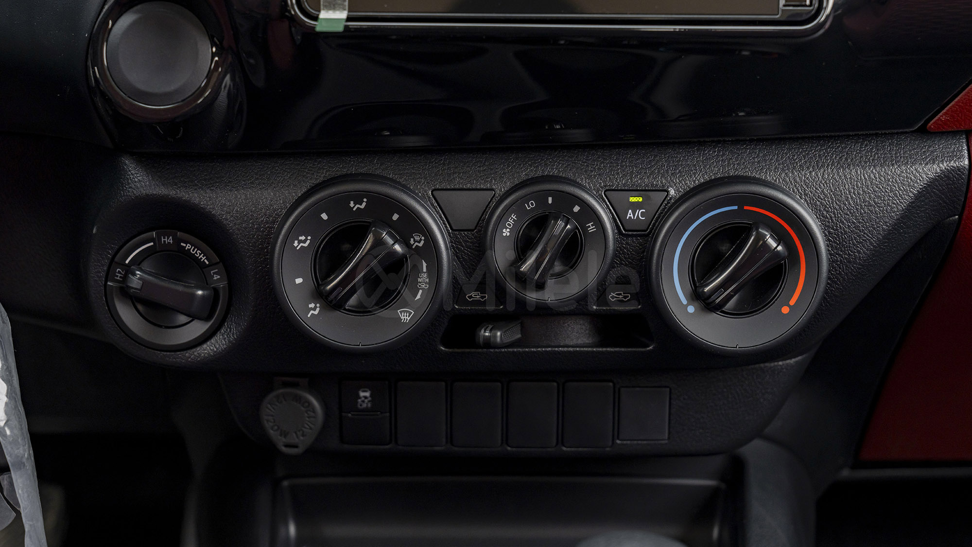 
								(LHD) TOYOTA HILUX DC 2.7P AT 4WD MY2026 – BLACK full									