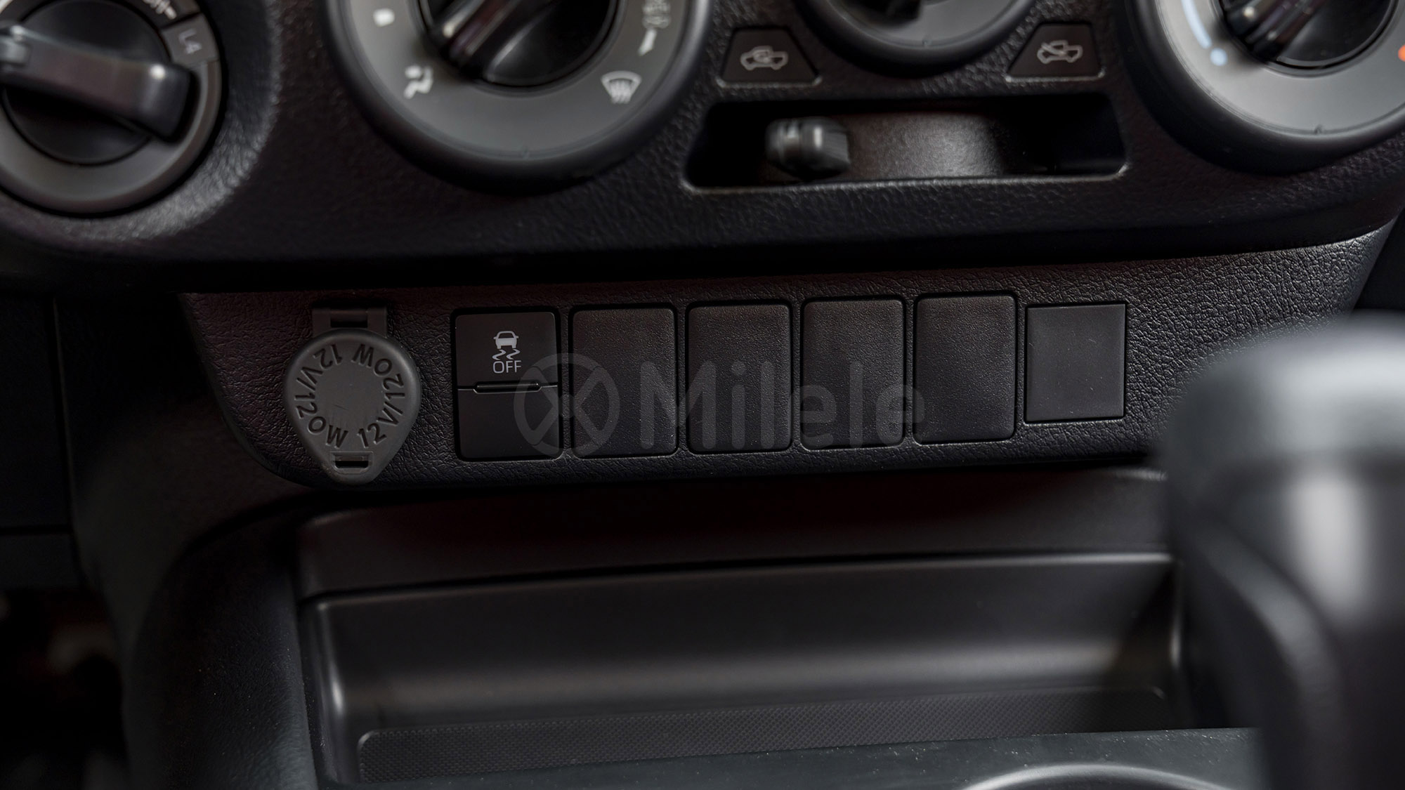 
								(LHD) TOYOTA HILUX DC 2.7P AT 4WD MY2026 – BLACK full									