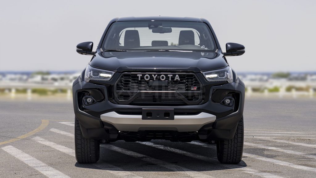 (LHD) TOYOTA HILUX DC GR SPORT 2.8D AT 4X4 MY2025 – BLACK