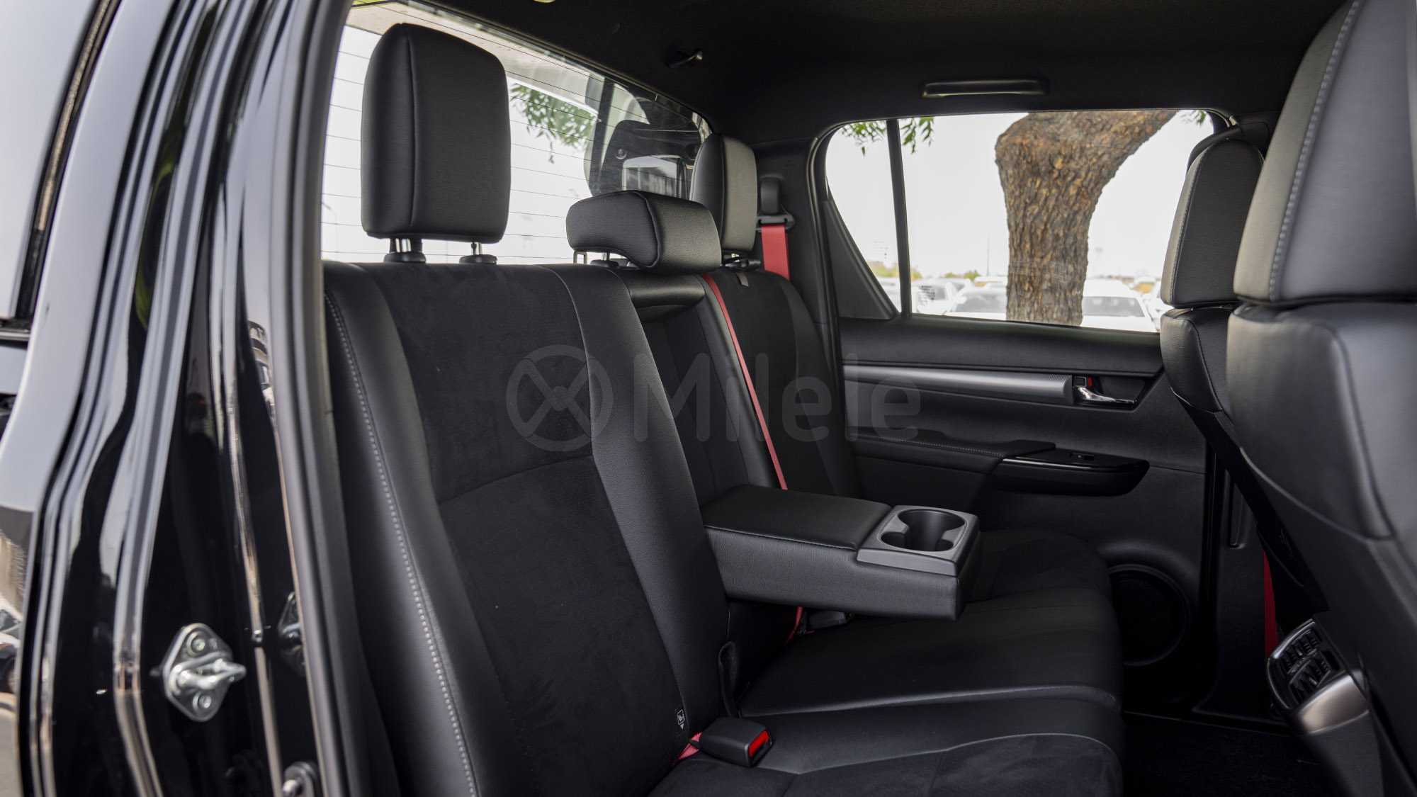 
								(LHD) TOYOTA HILUX DC GR SPORT 2.8D AT 4X4 MY2025 – BLACK full									
