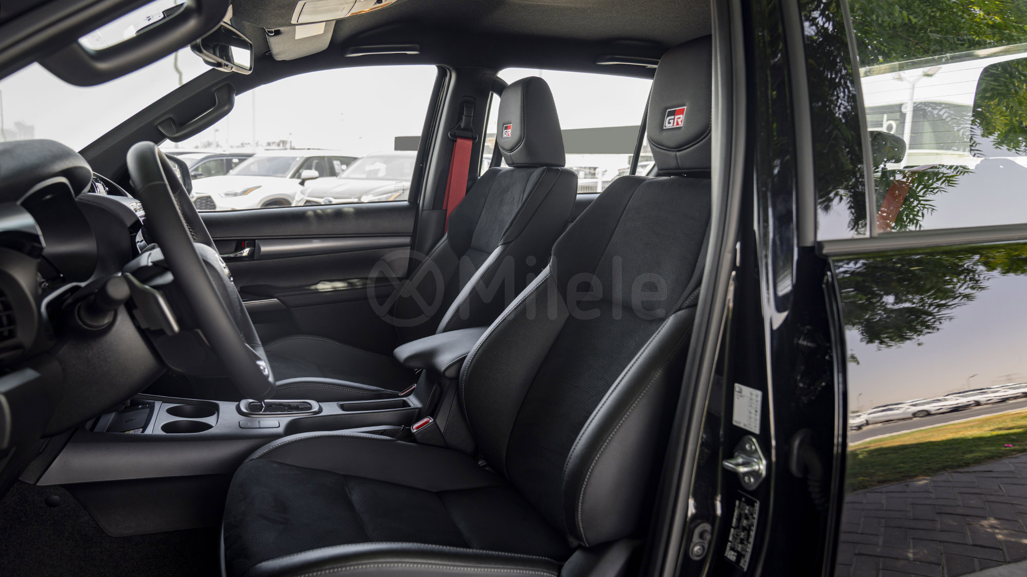 
								(LHD) TOYOTA HILUX DC GR SPORT 2.8D AT 4X4 MY2025 – BLACK full									