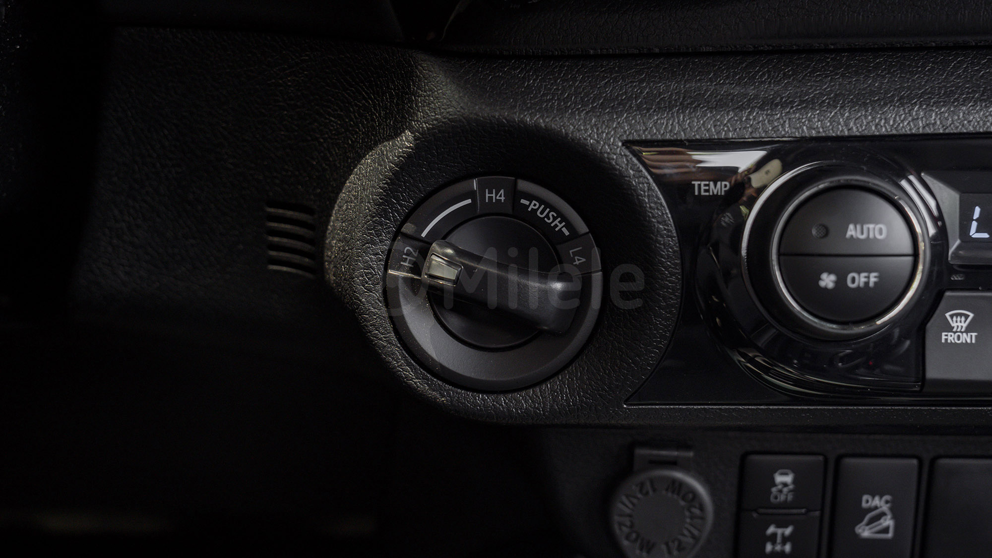 
								(LHD) TOYOTA HILUX DC GR SPORT 2.8D AT 4X4 MY2025 – BLACK full									