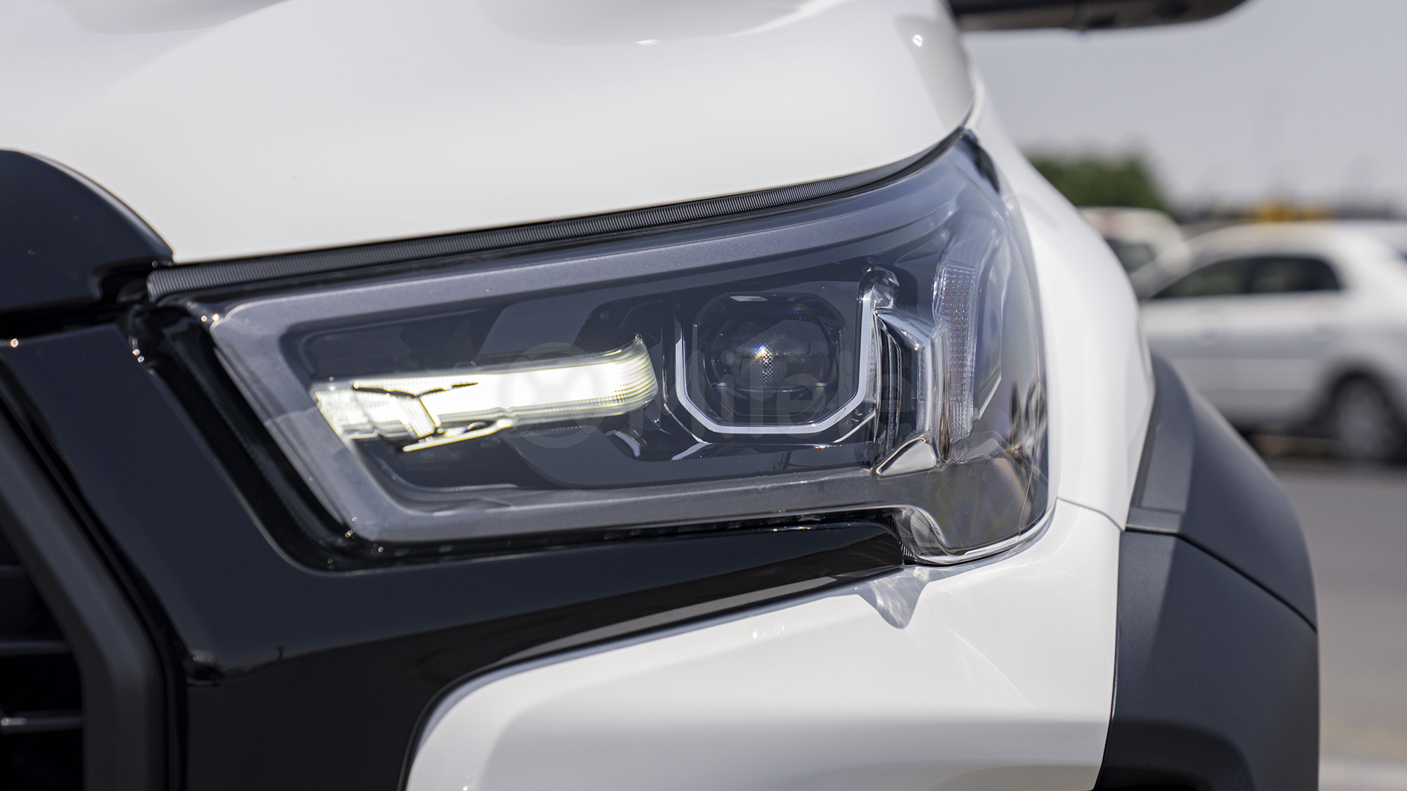 
(LHD) TOYOTA HILUX DC GR SPORT 2.8D AT 4X4 MY2025 – WHITE full									