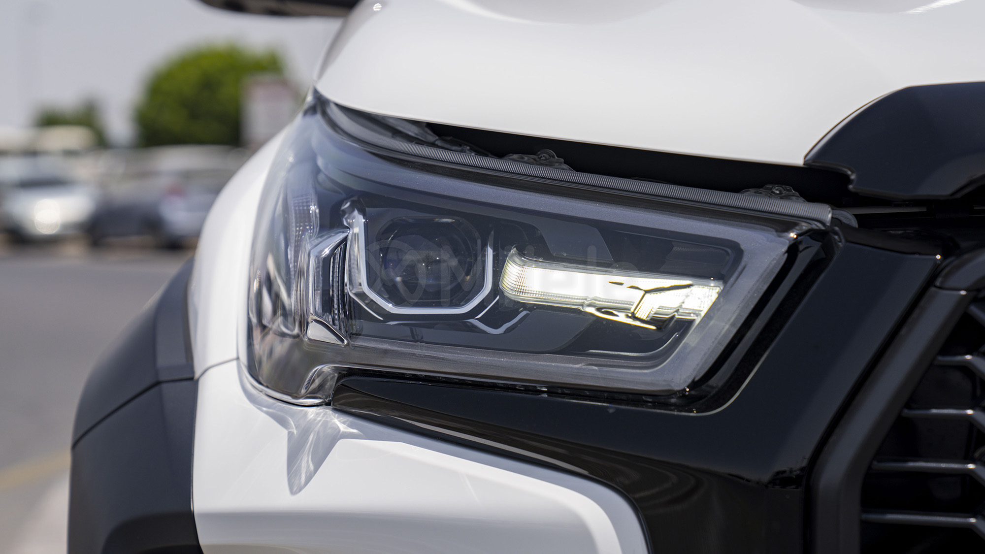 
(LHD) TOYOTA HILUX DC GR SPORT 2.8D AT 4X4 MY2025 – WHITE full									