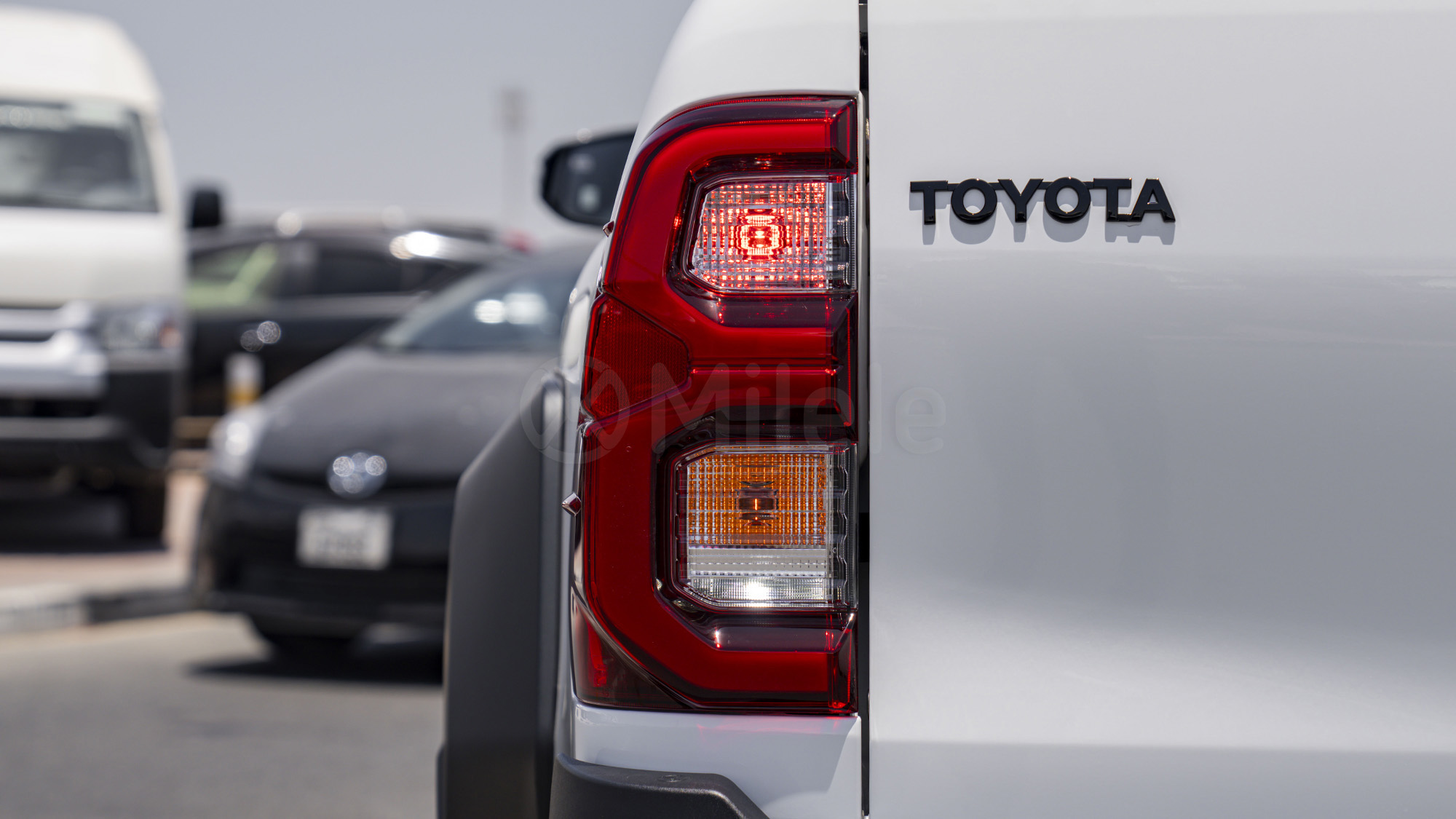 
(LHD) TOYOTA HILUX DC GR SPORT 2.8D AT 4X4 MY2025 – WHITE full									