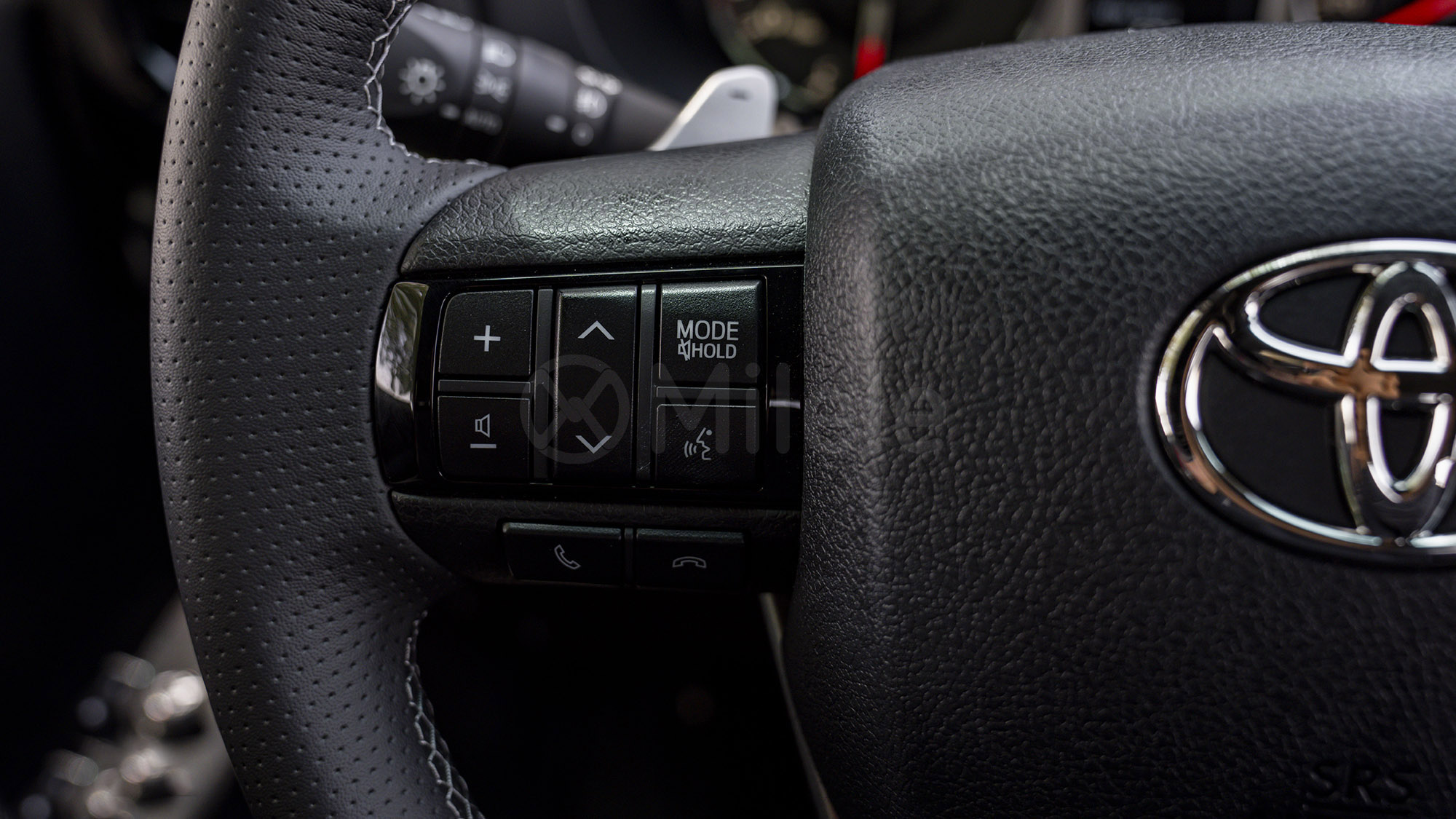 
(LHD) TOYOTA HILUX DC GR SPORT 2.8D AT 4X4 MY2025 – WHITE full									