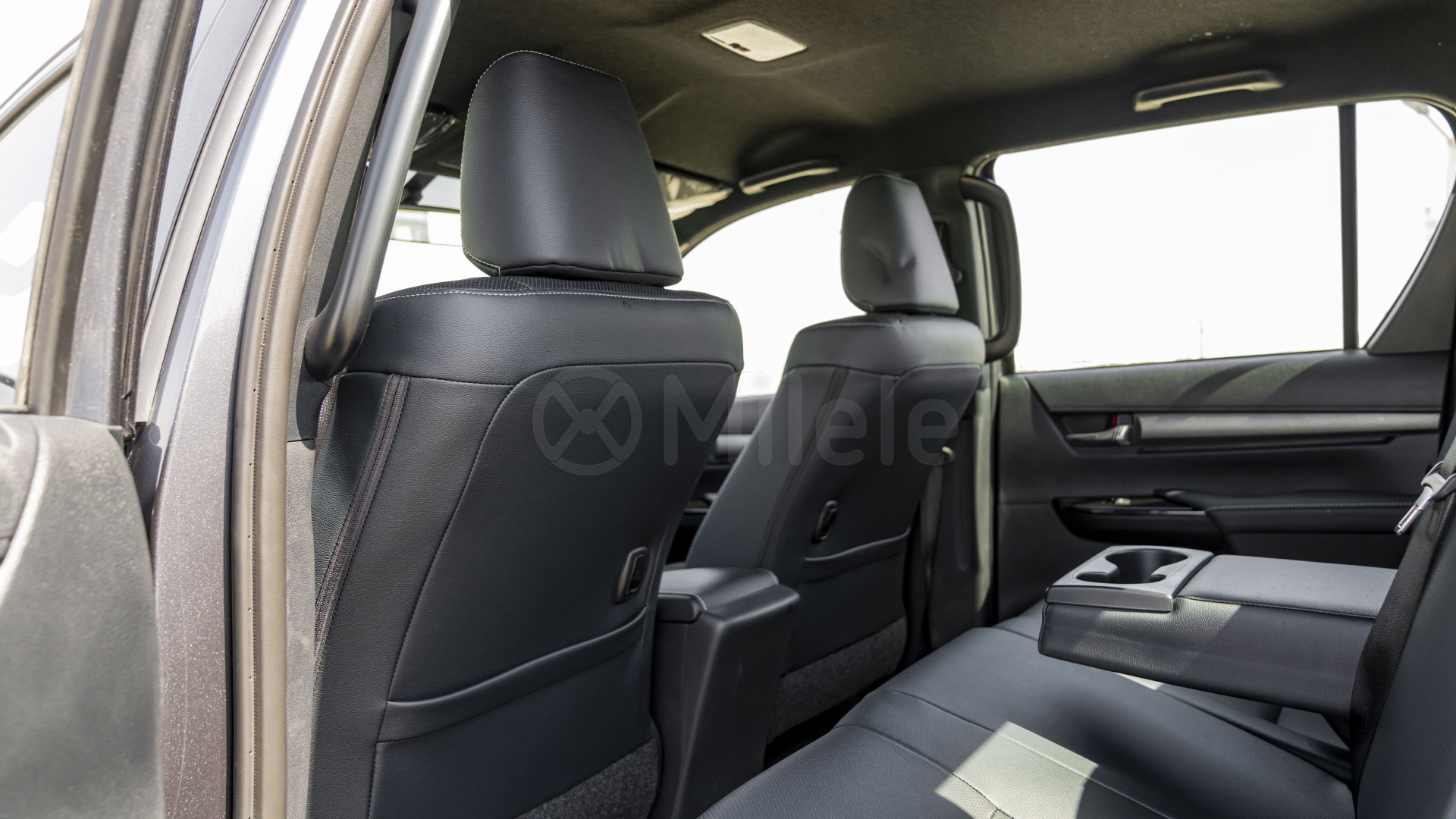 
(LHD) TOYOTA HILUX DC ADVENTURE 2.8D AT 4X4 MY2026 – GREY full									