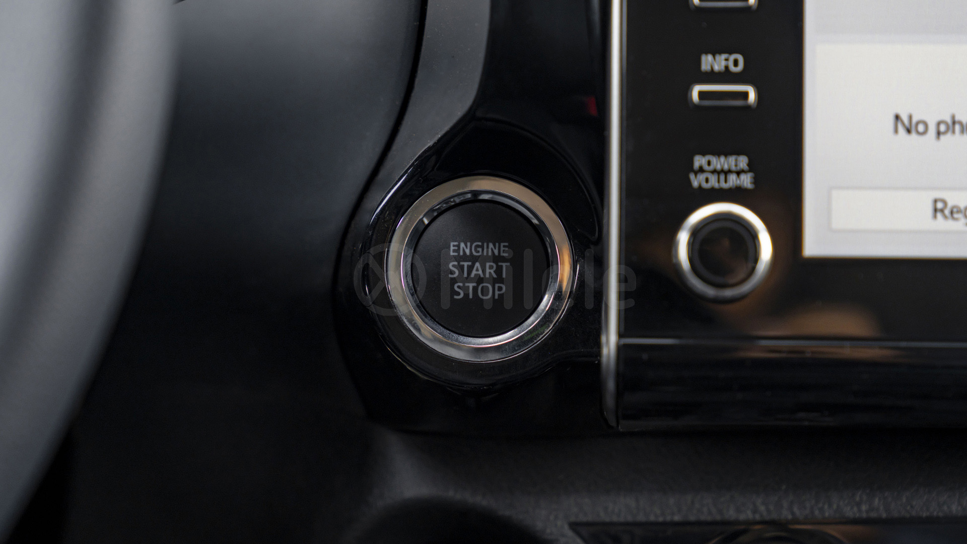 
(LHD) TOYOTA HILUX DC ADVENTURE 2.8D AT 4X4 MY2026 – GREY full									