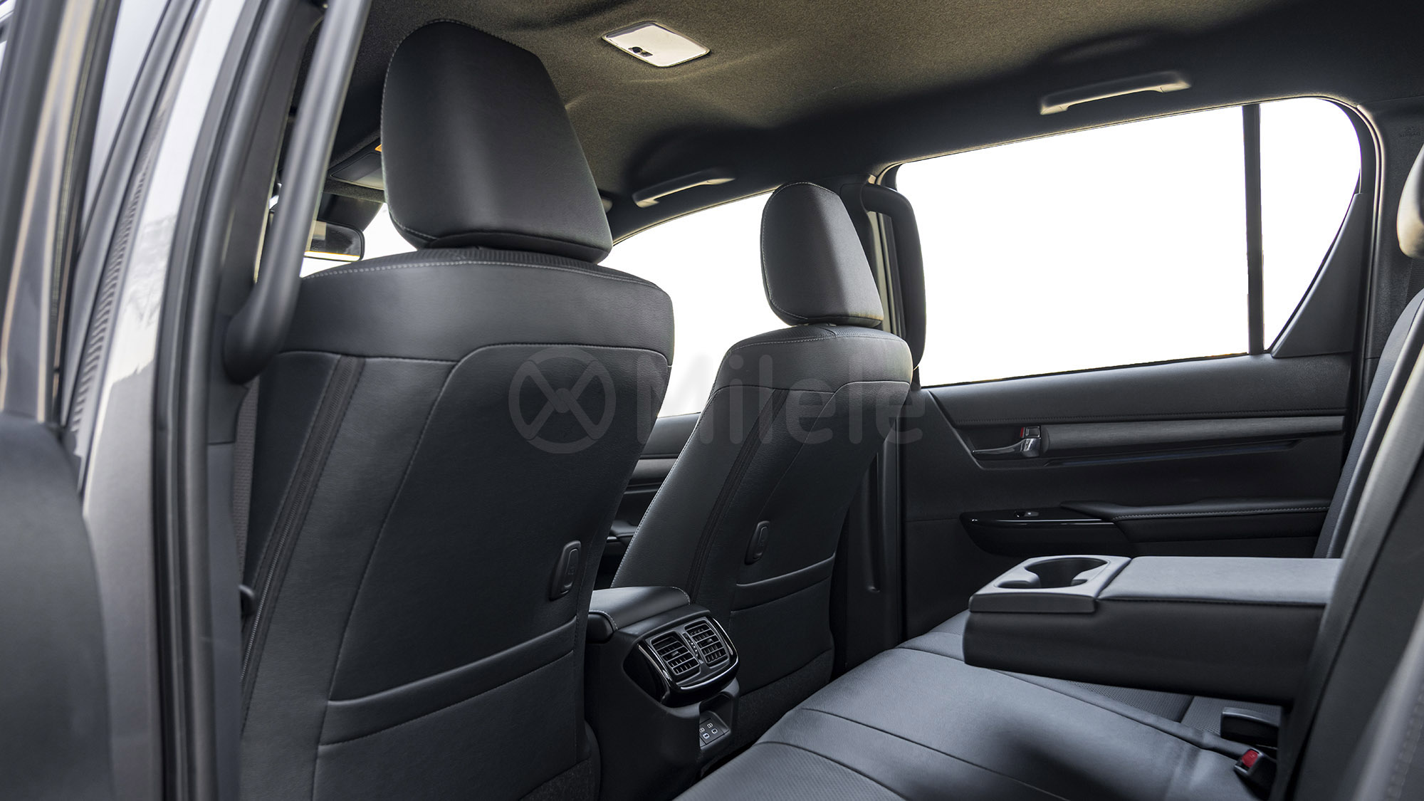 
								(LHD) TOYOTA HILUX DC ADVENTURE DIESEL 2.8M HEV AT 4WD MY2026 – GREY full									