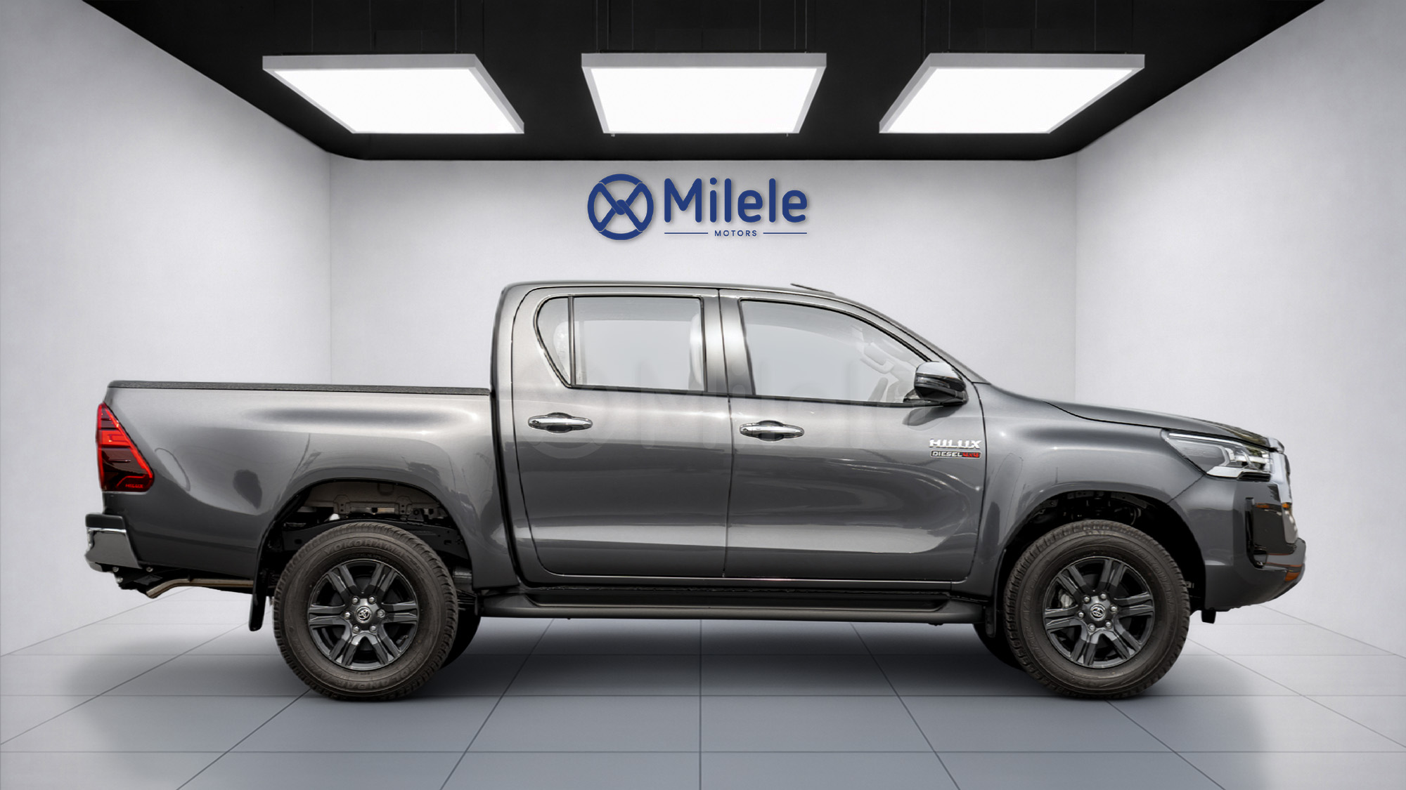 
								(LHD) TOYOTA HILUX DC DIESEL 2.8M HEV AT 4WD MY2026 – GREY full									