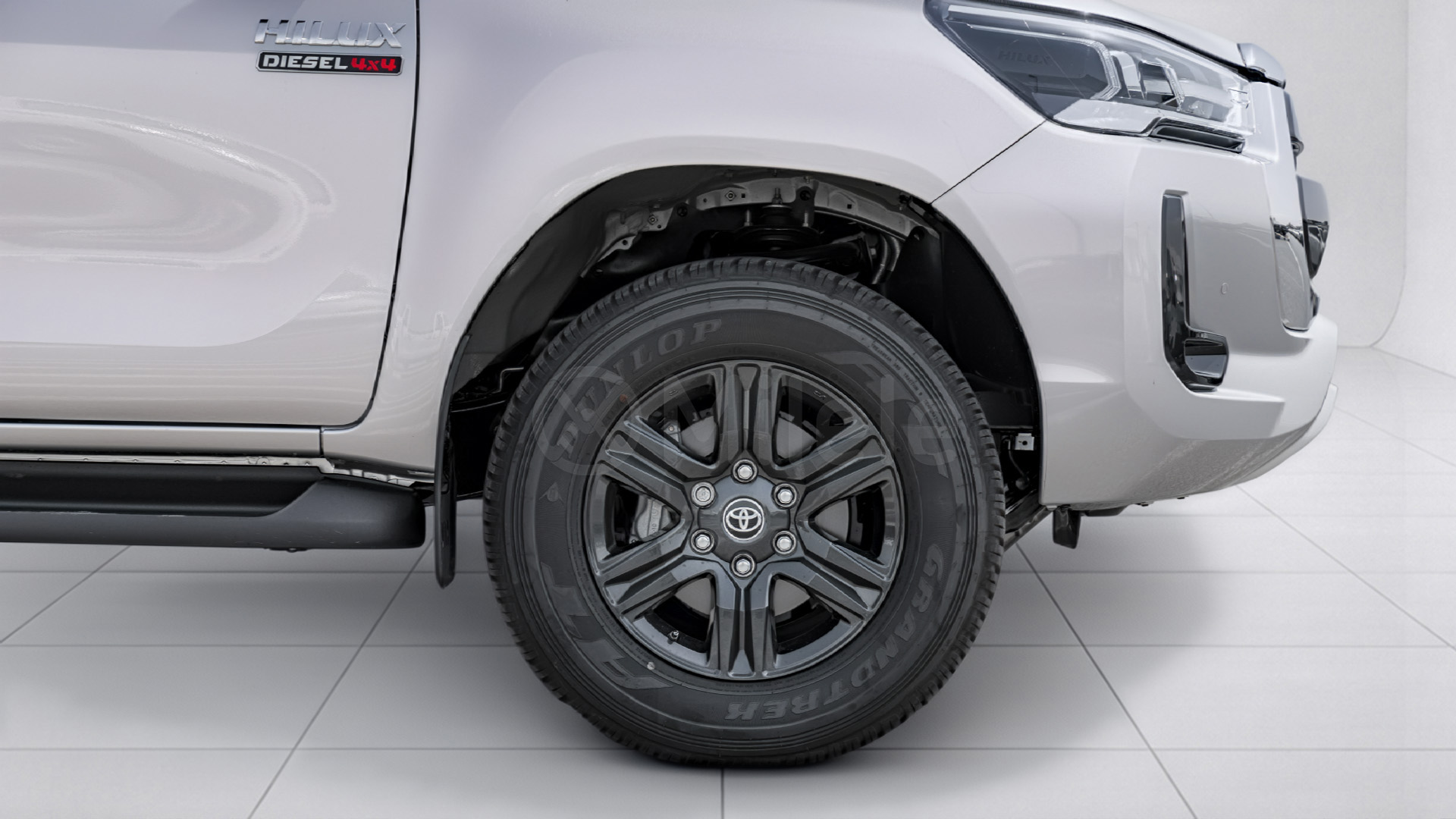 
								(LHD) TOYOTA HILUX DC DIESEL 2.8M HEV AT 4WD MY2026 – SILVER full									