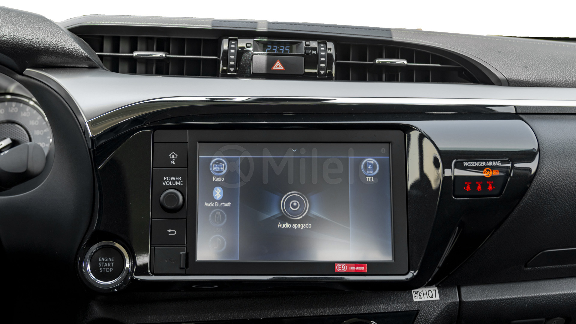 
								(LHD) TOYOTA HILUX DC DIESEL 2.8M HEV AT 4WD MY2026 – SILVER full									