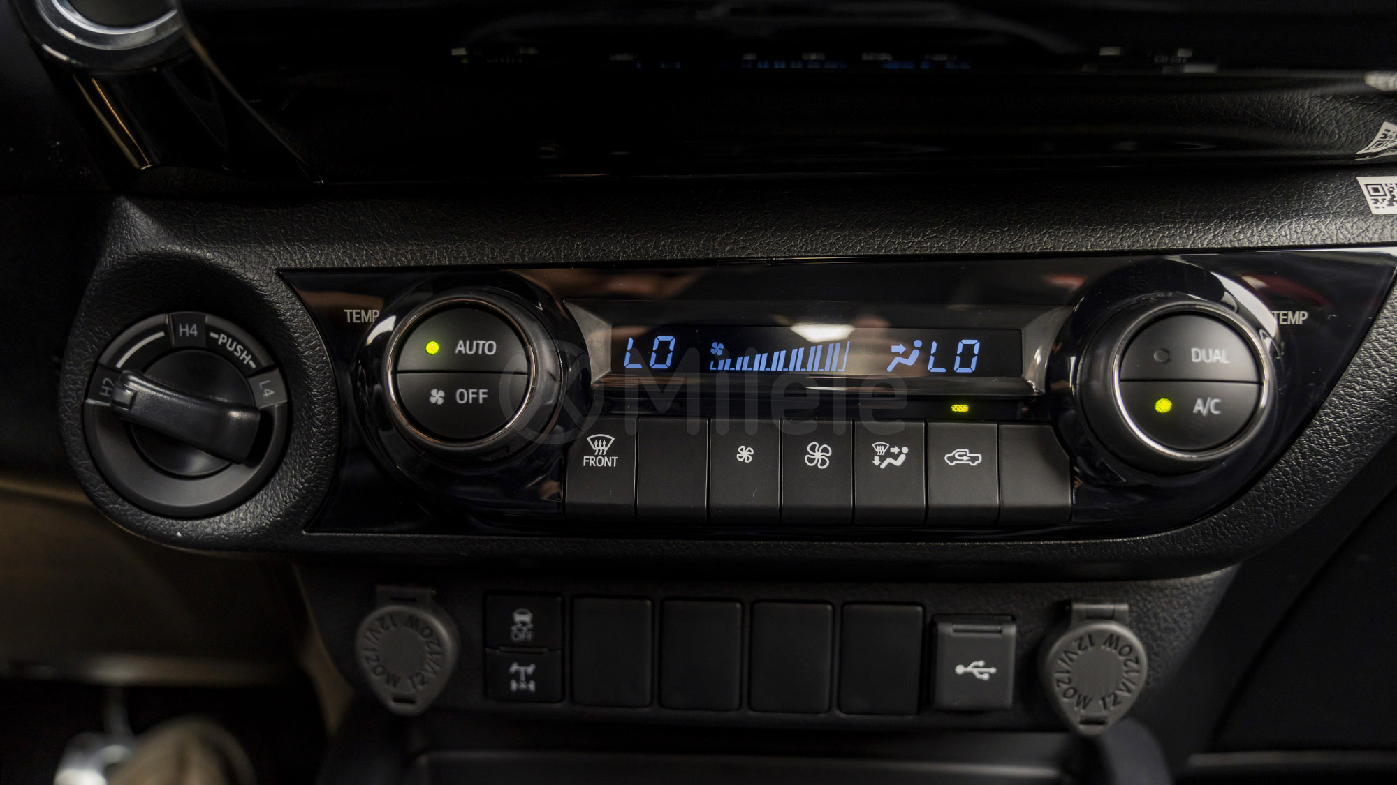 
								(LHD) TOYOTA HILUX DC GR SPORT 4.0P AT 4X4 MY2025 – WHITE full									