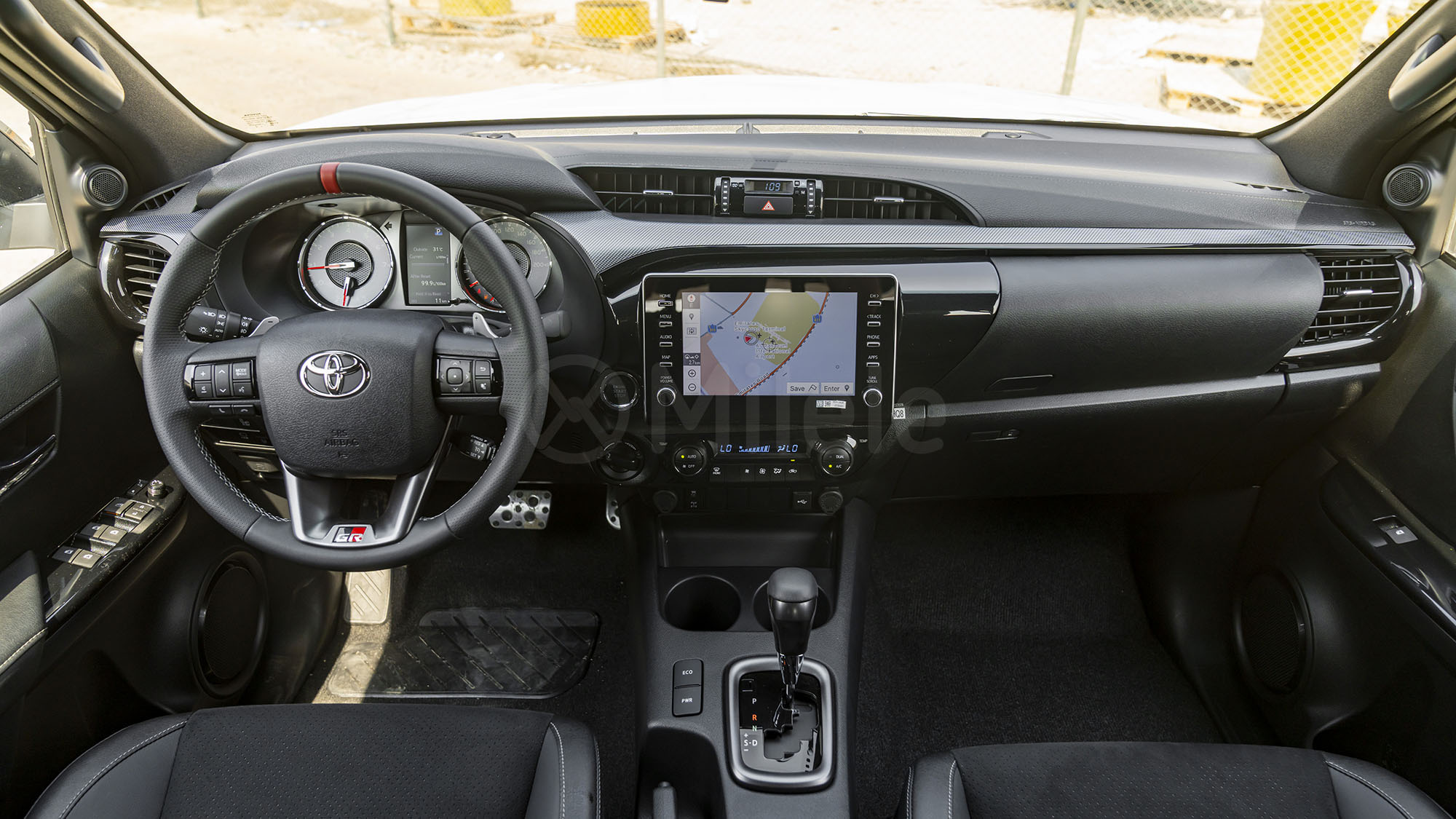 
								(LHD) TOYOTA HILUX DC GR SPORT 4.0P AT 4X4 MY2025 – WHITE full									