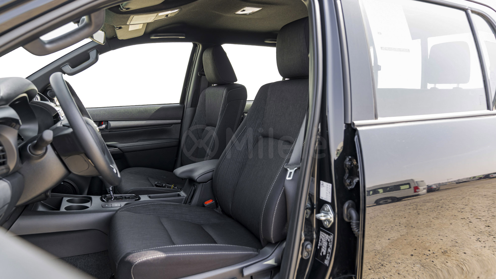 
								(LHD) TOYOTA HILUX DC ADVENTURE 4.0P AT 4X4 MY2026 – BLACK full									