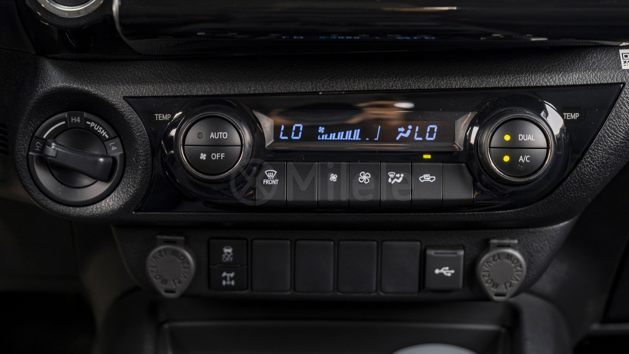 
								(LHD) TOYOTA HILUX DC ADVENTURE 4.0P AT 4X4 MY2026 – BLACK full									