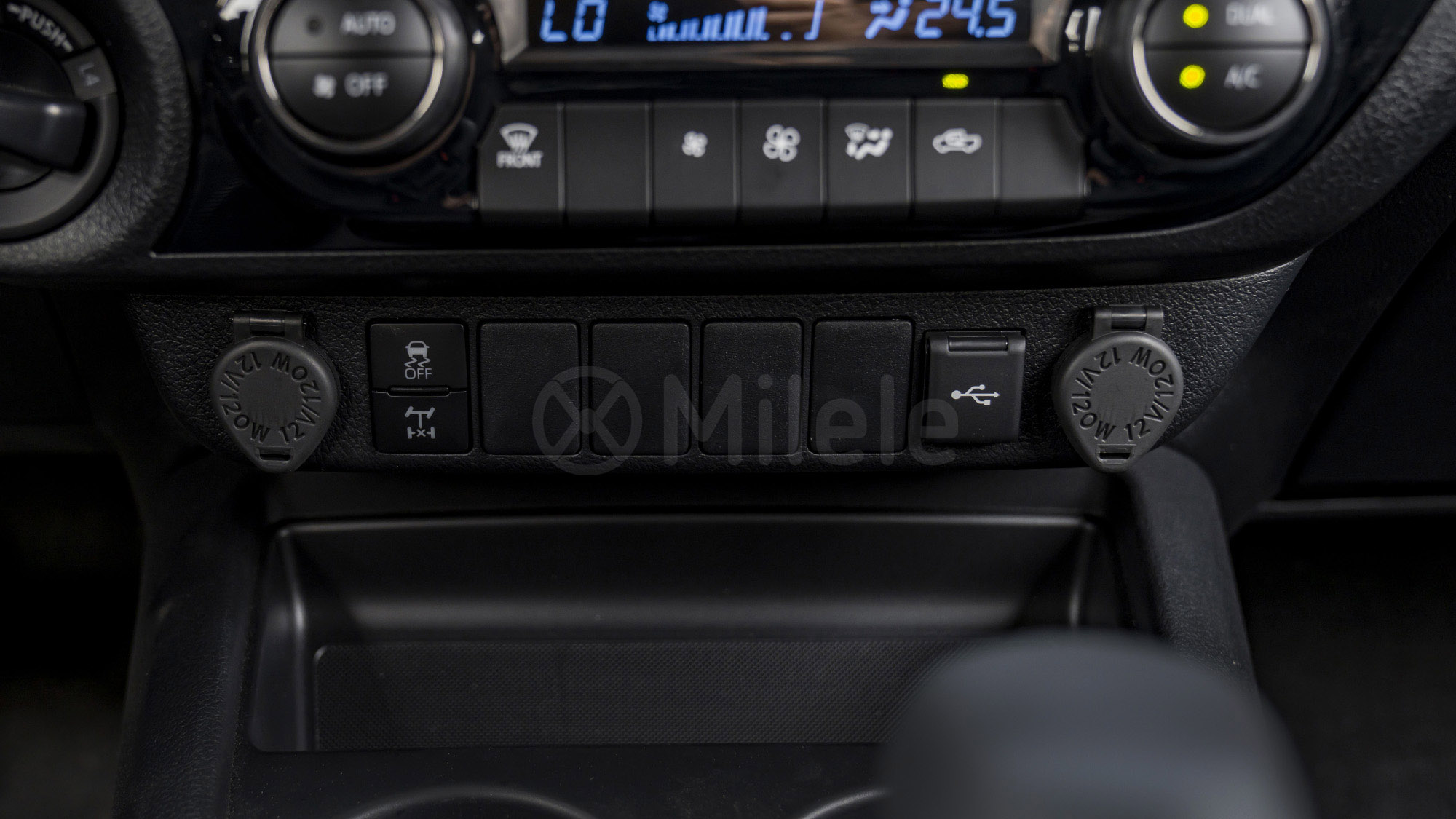 
								(LHD) TOYOTA HILUX DC ADVENTURE 4.0P AT 4X4 MY2026 – BLACK full									