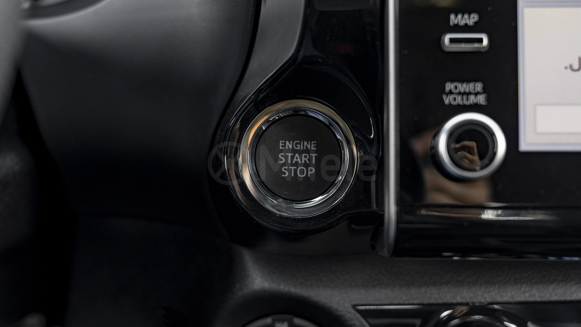 
								(LHD) HILUX GRS 4.0P AT full									