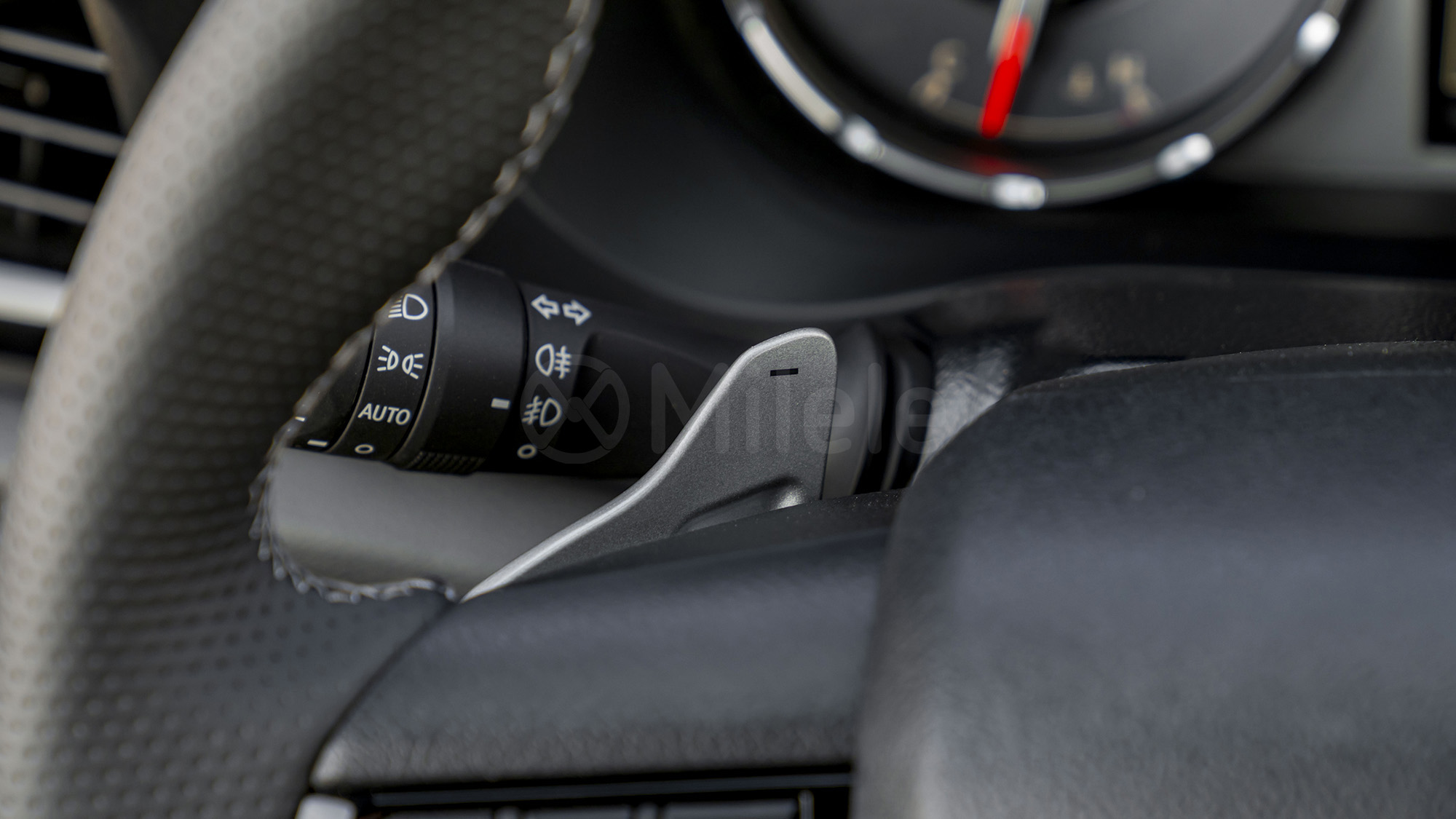 
								(LHD) HILUX GRS 4.0P AT full									