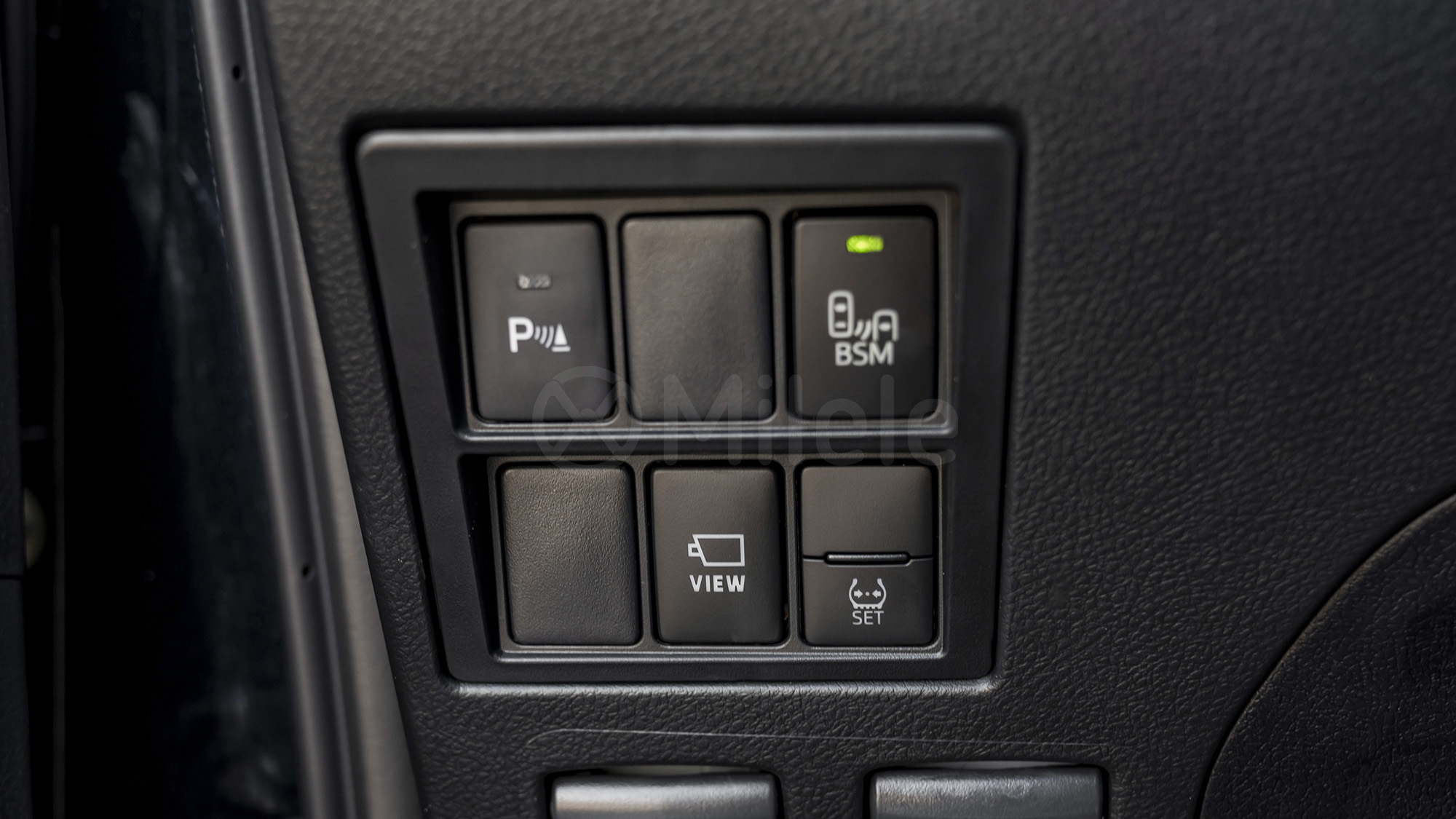 
								(LHD) HILUX GRS 4.0P AT full									