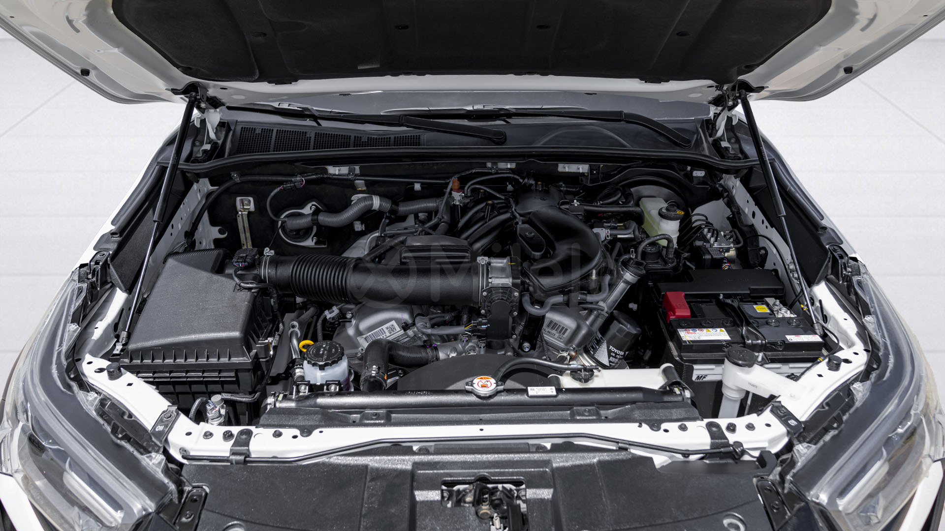
(LHD) TOYOTA HILUX GRS 4.0P AT MY2026 – WHITE full									