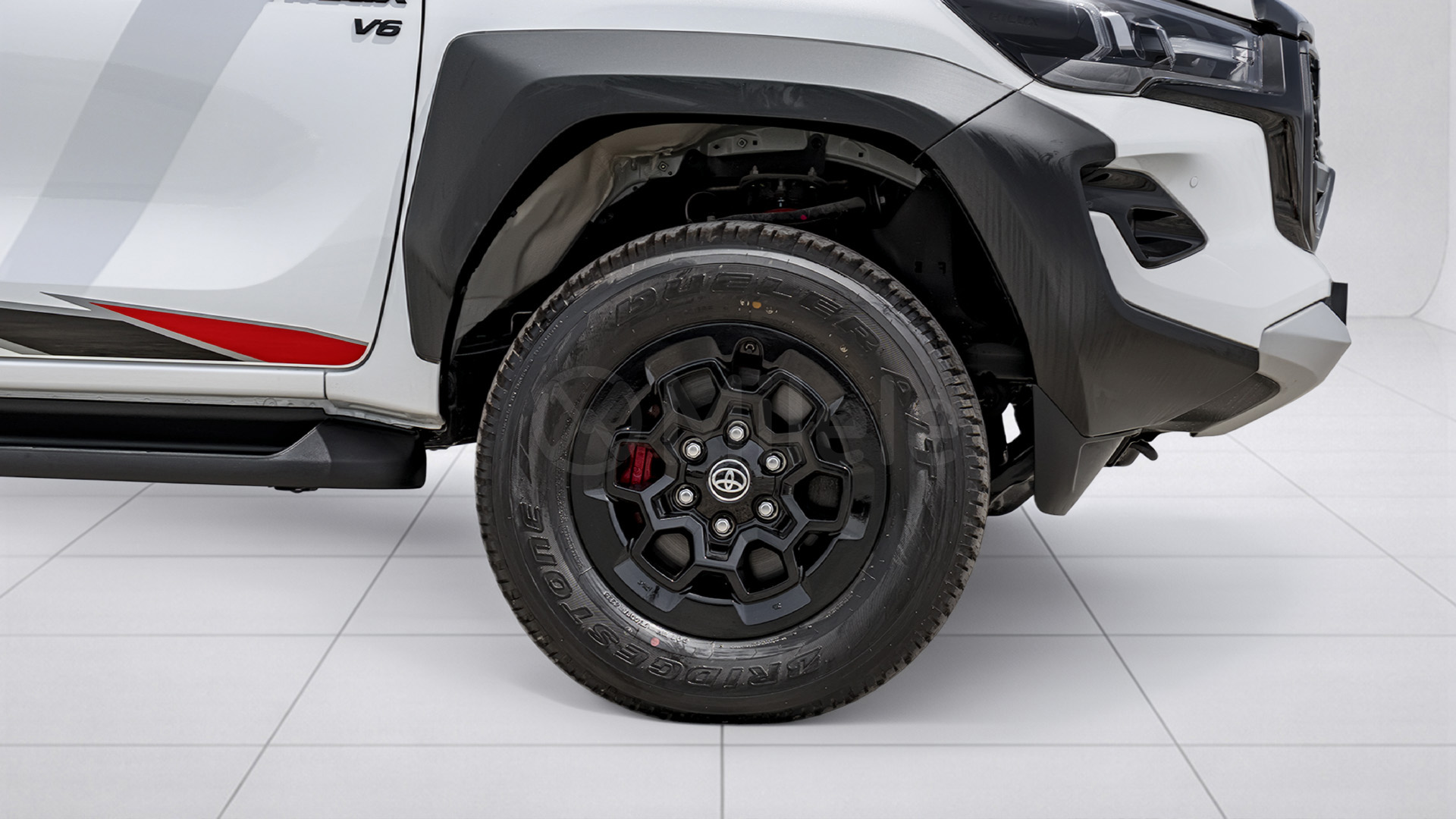 
(LHD) TOYOTA HILUX GRS 4.0P AT MY2026 – WHITE full									
