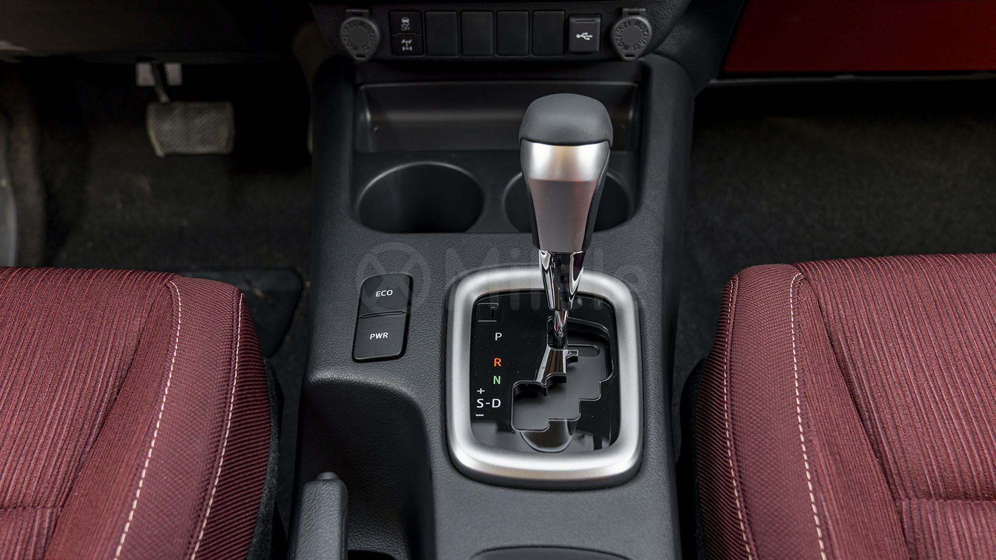 
(LHD) TOYOTA HILUX TRD 4.0P AT MY2026 – Black full									