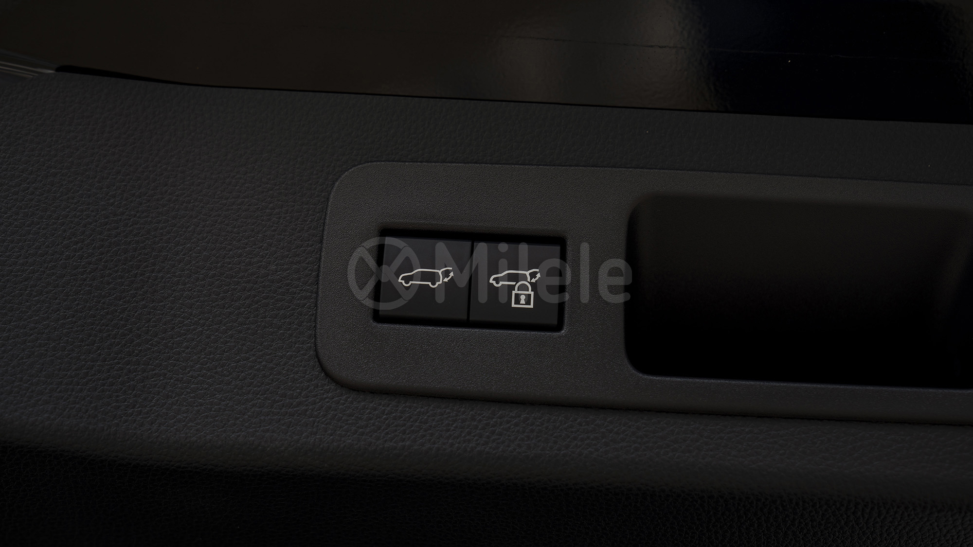 
								(LHD) TOYOTA LC300 VX 3.3D AT MY2025 – BLACK full									
