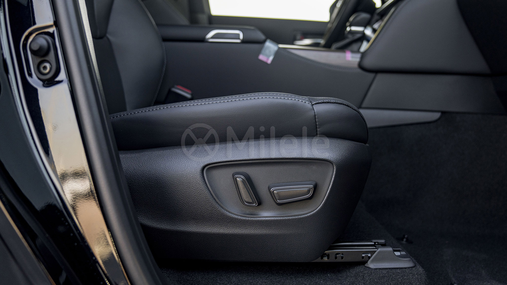 
								(LHD) TOYOTA LC300 VX 3.3D AT MY2025 – BLACK full									