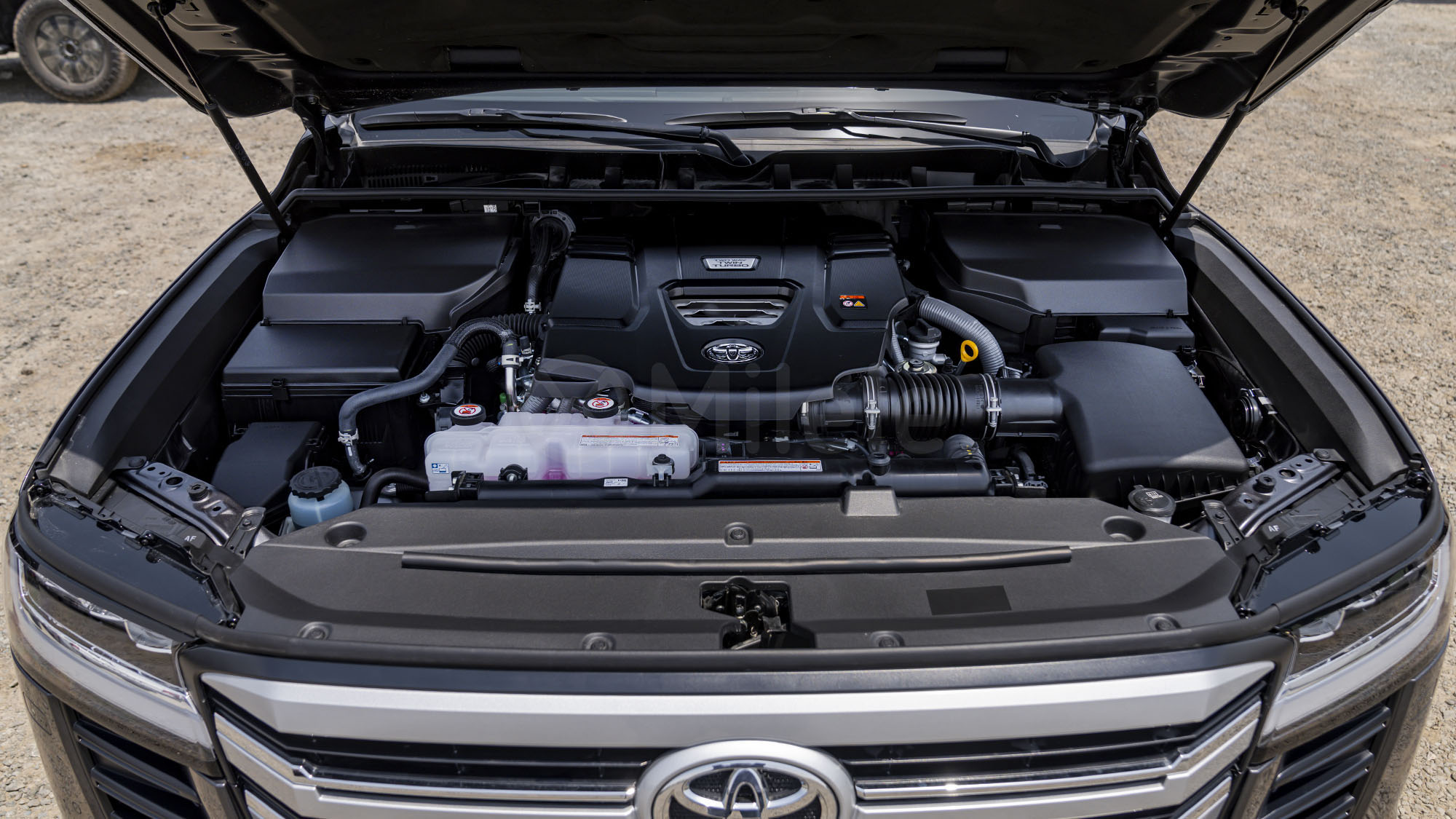 
								(LHD) TOYOTA LC300 VX 3.3D AT AWD MY2025 – GREY full									