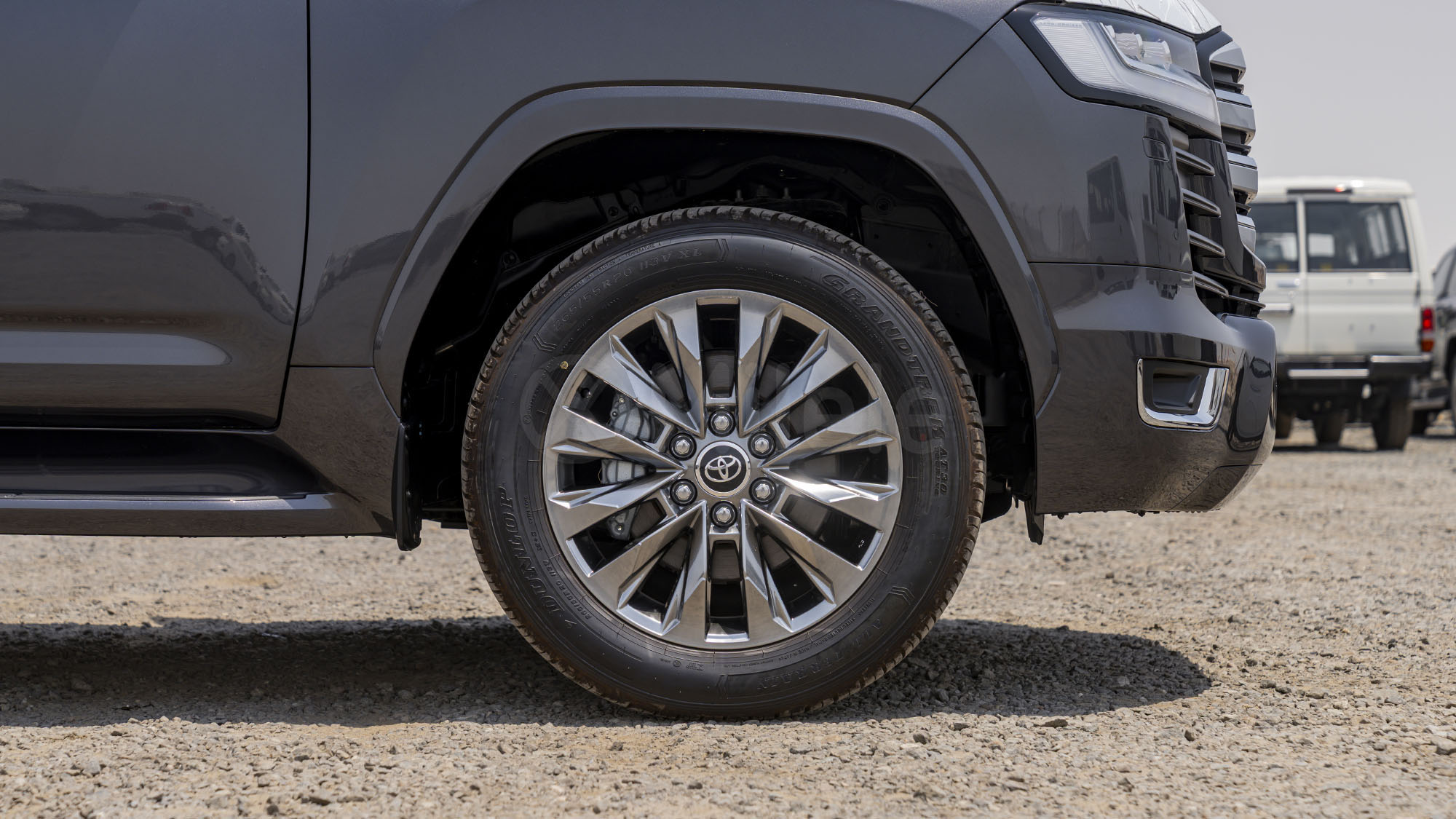 
								(LHD) TOYOTA LC300 VX 3.3D AT AWD MY2025 – GREY full									