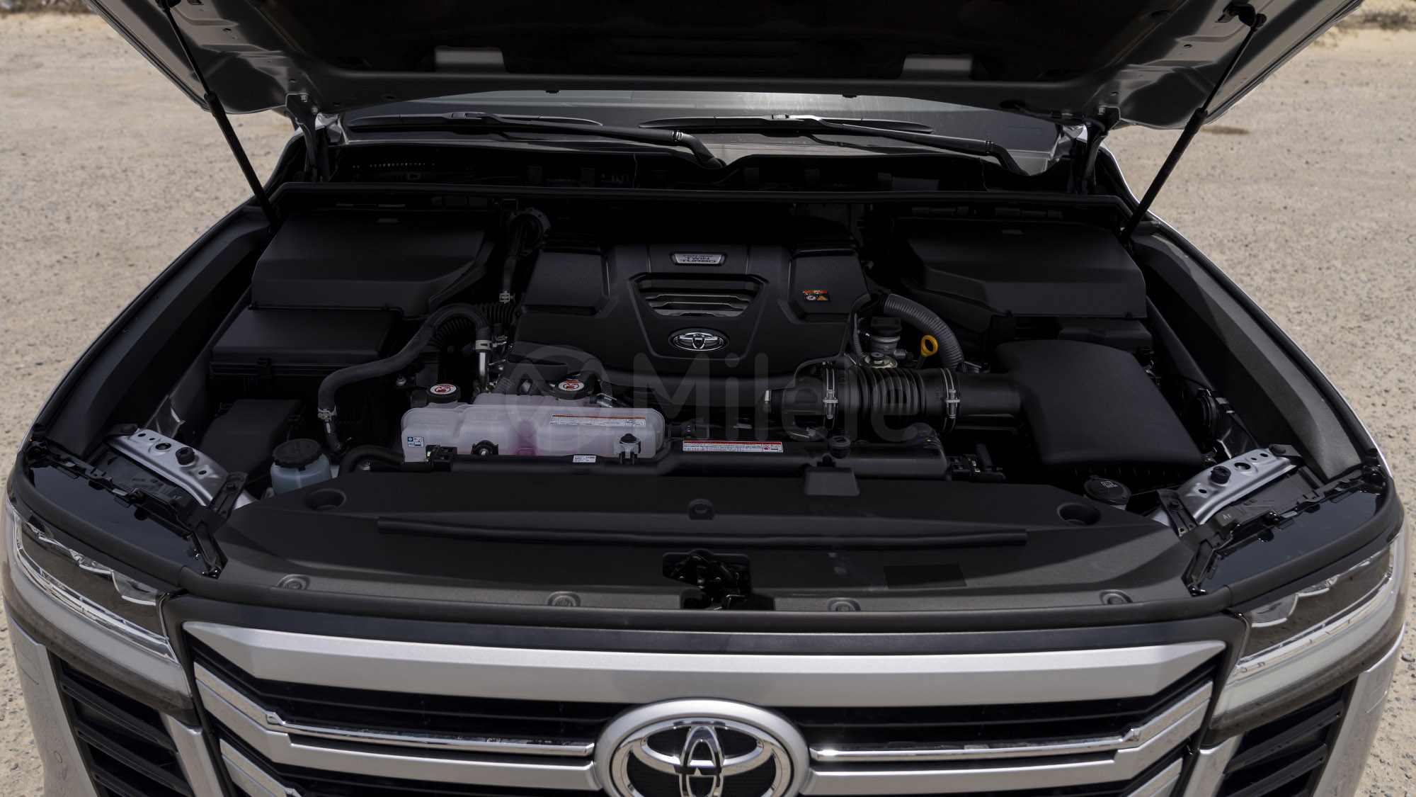 
								(LHD) TOYOTA LC300 VX 3.3D AT AWD MY2025 – SILVER full									