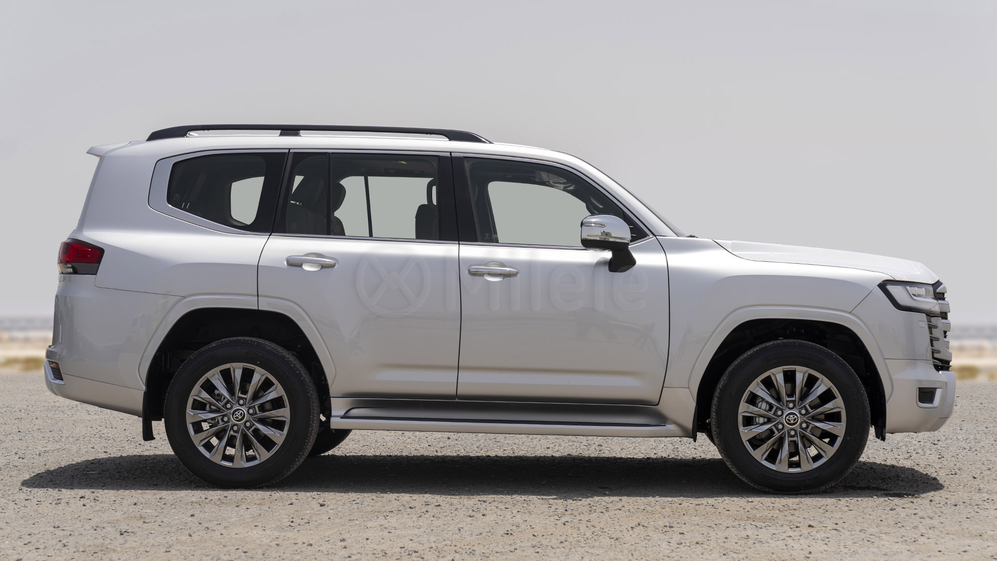 
								(LHD) TOYOTA LC300 VX 3.3D AT AWD MY2025 – SILVER full									