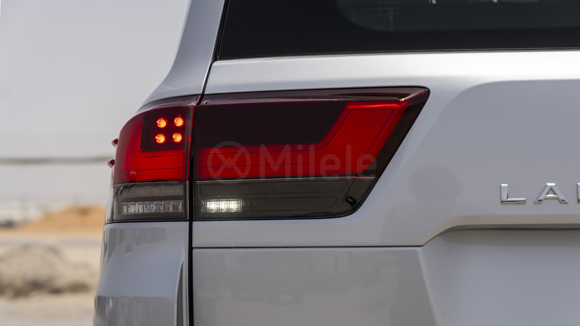 
								(LHD) TOYOTA LC300 VX 3.3D AT AWD MY2025 – SILVER full									