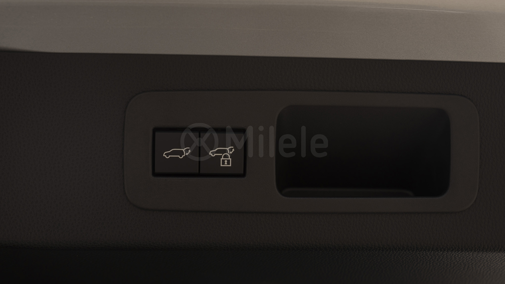 
								(LHD) TOYOTA LC300 VX 3.3D AT AWD MY2025 – SILVER full									