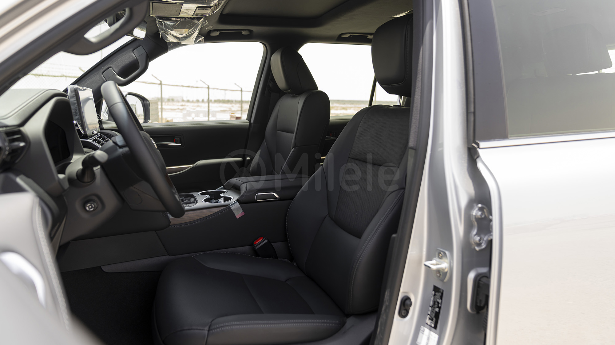 
								(LHD) TOYOTA LC300 VX 3.3D AT AWD MY2025 – SILVER full									