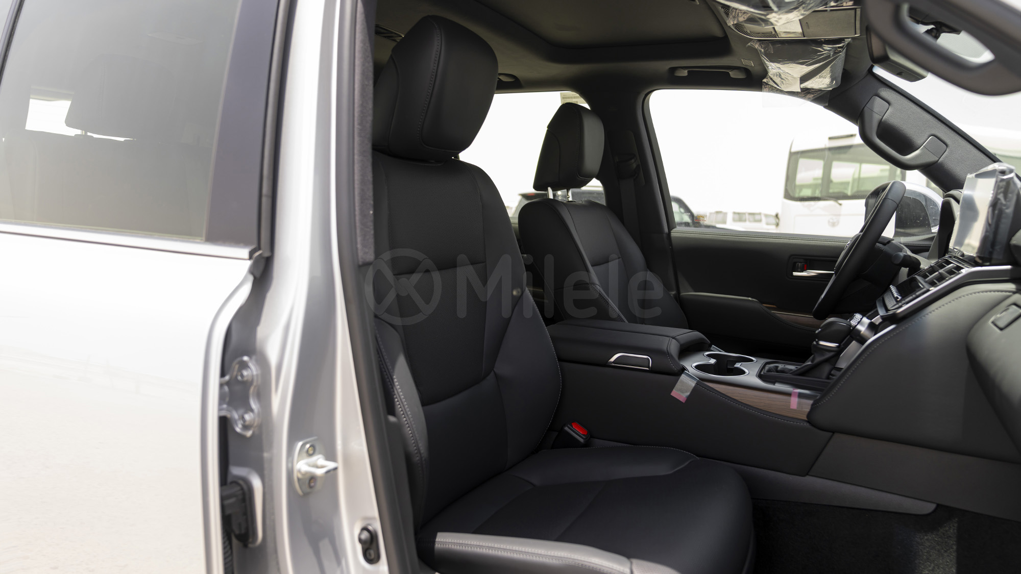 
								(LHD) TOYOTA LC300 VX 3.3D AT AWD MY2025 – SILVER full									