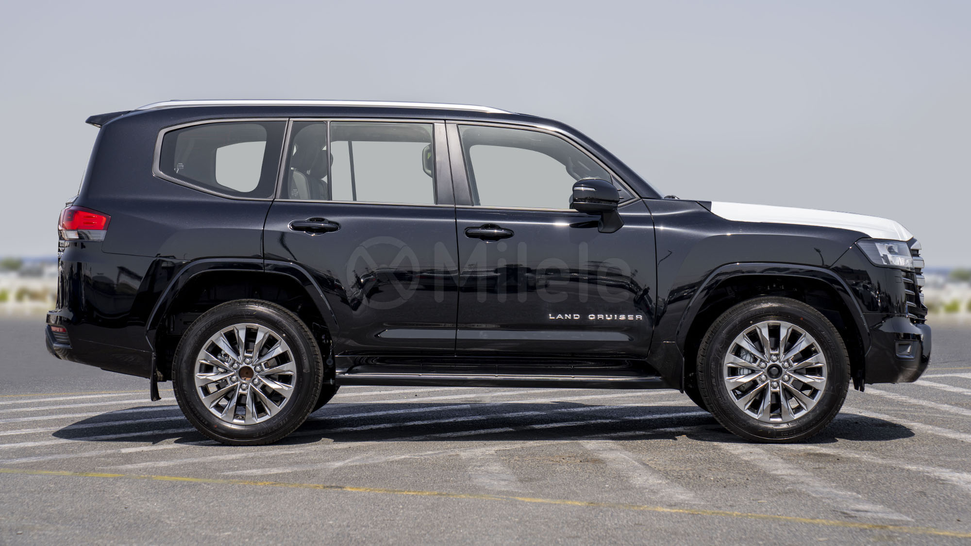 
(LHD) TOYOTA LC300 GXR 3.3D AT MY2025 – BLACK full									