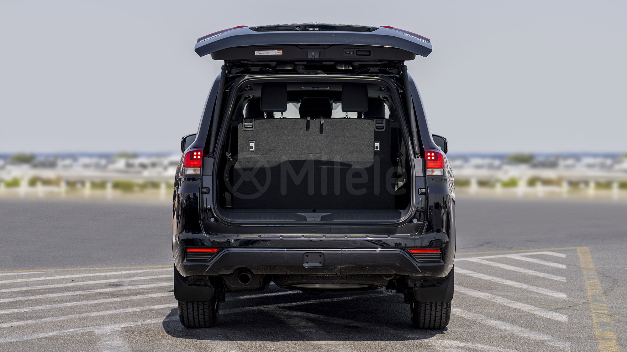 
(LHD) TOYOTA LC300 GXR 3.3D AT MY2025 – BLACK full									