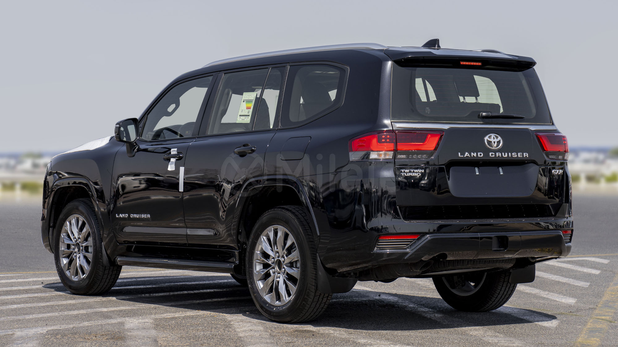 
(LHD) TOYOTA LC300 GXR 3.3D AT MY2025 – BLACK full									