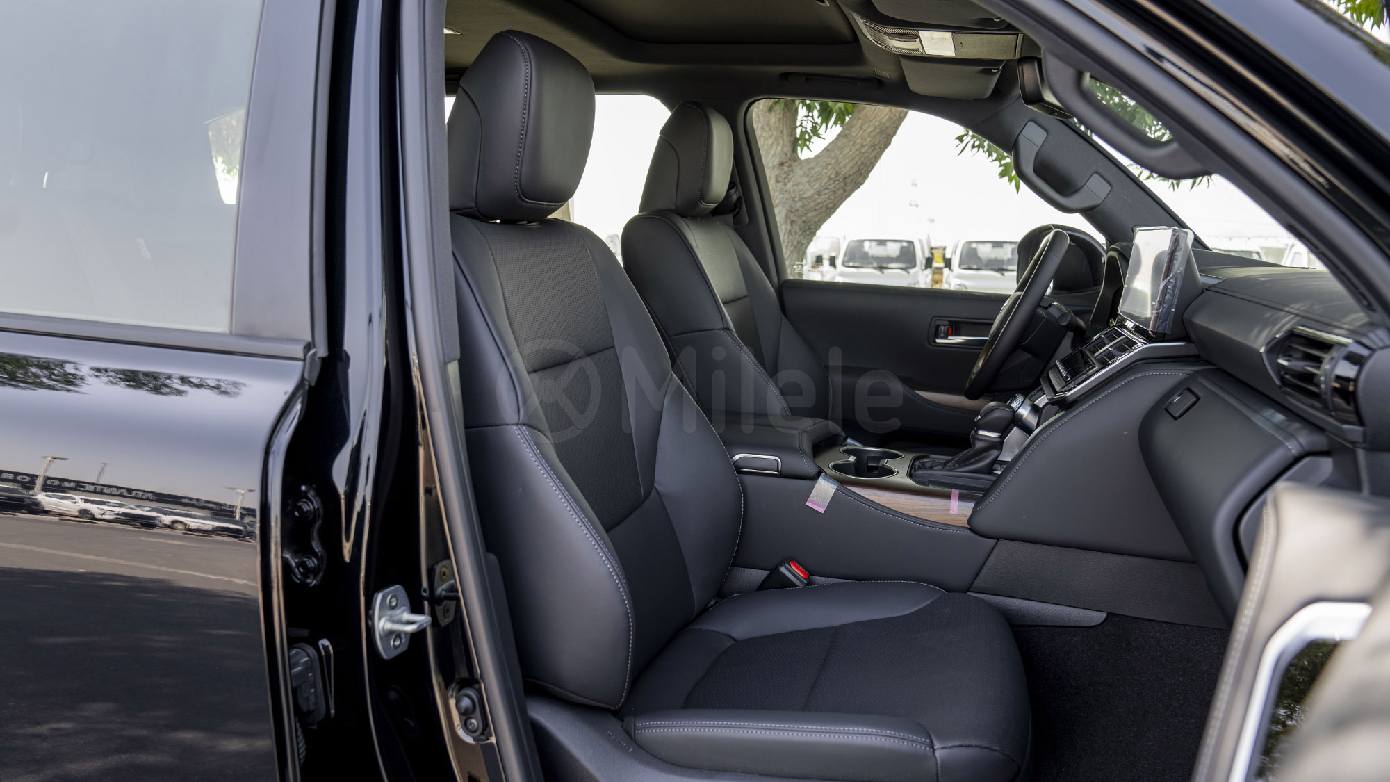 
(LHD) TOYOTA LC300 GXR 3.3D AT MY2025 – BLACK full									