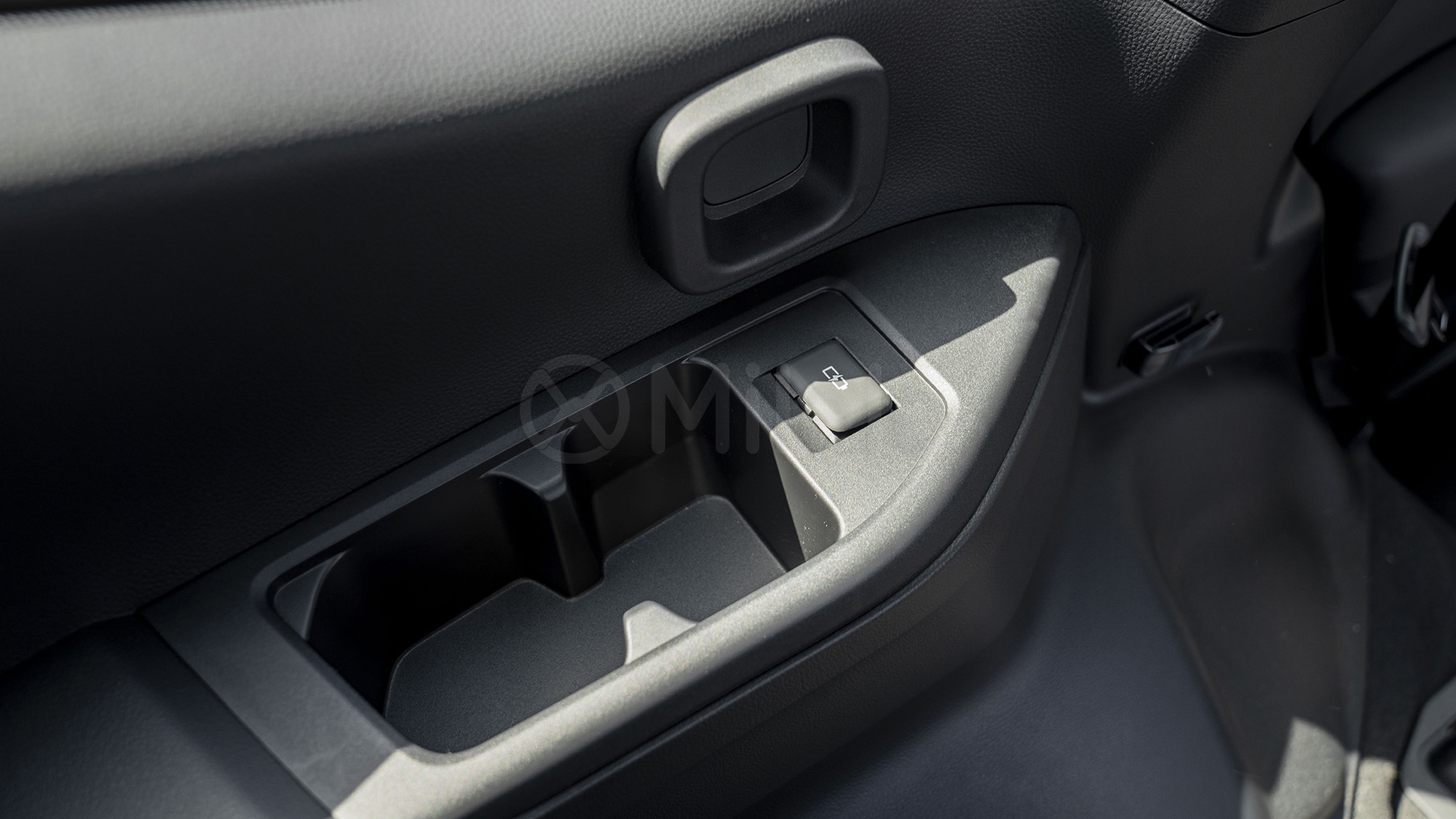 
(LHD) TOYOTA LC300 GXR 3.3D AT MY2025 – BLACK full									
