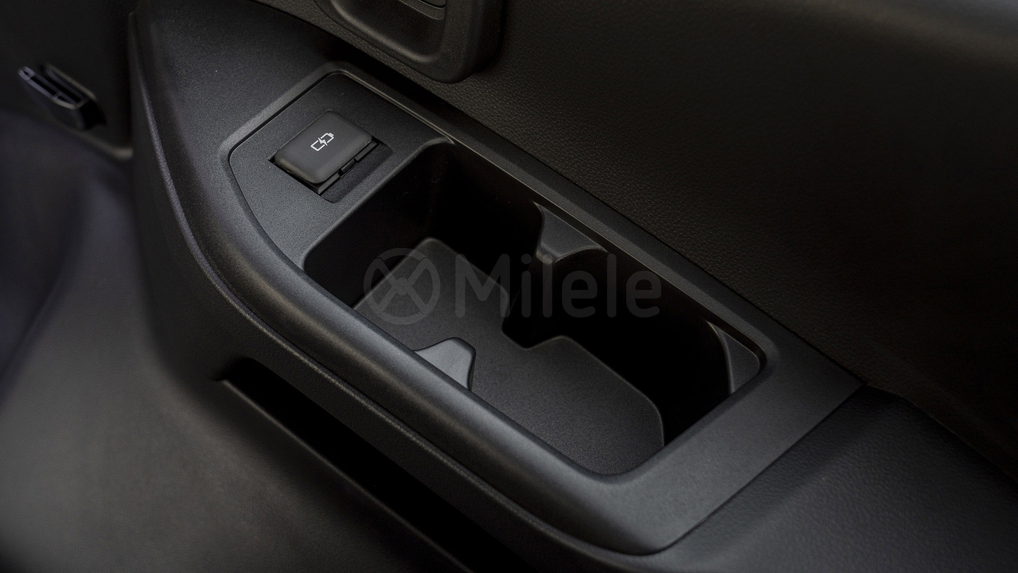 
(LHD) TOYOTA LC300 GXR 3.3D AT MY2025 – BLACK full									