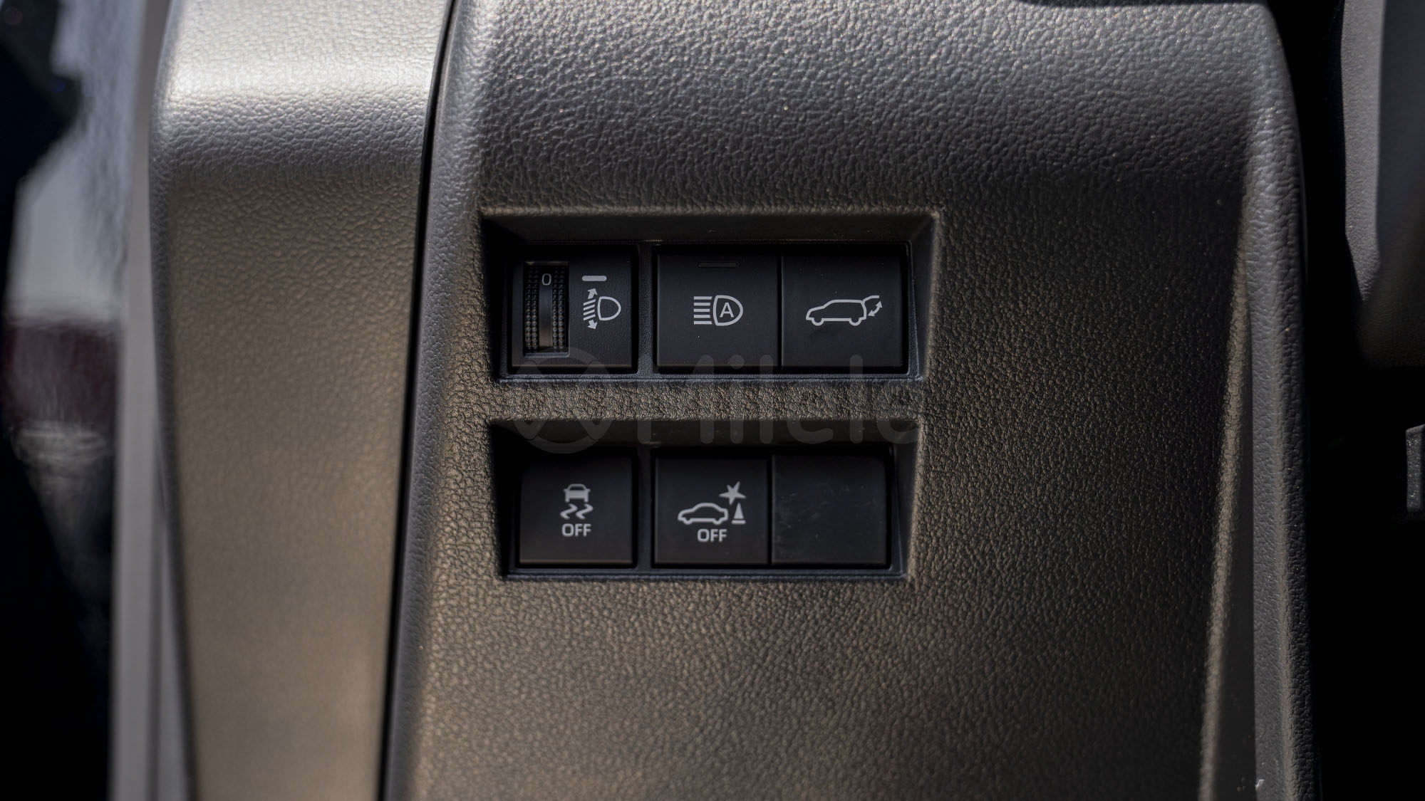 
(LHD) TOYOTA LC300 GXR 3.3D AT MY2025 – BLACK full									