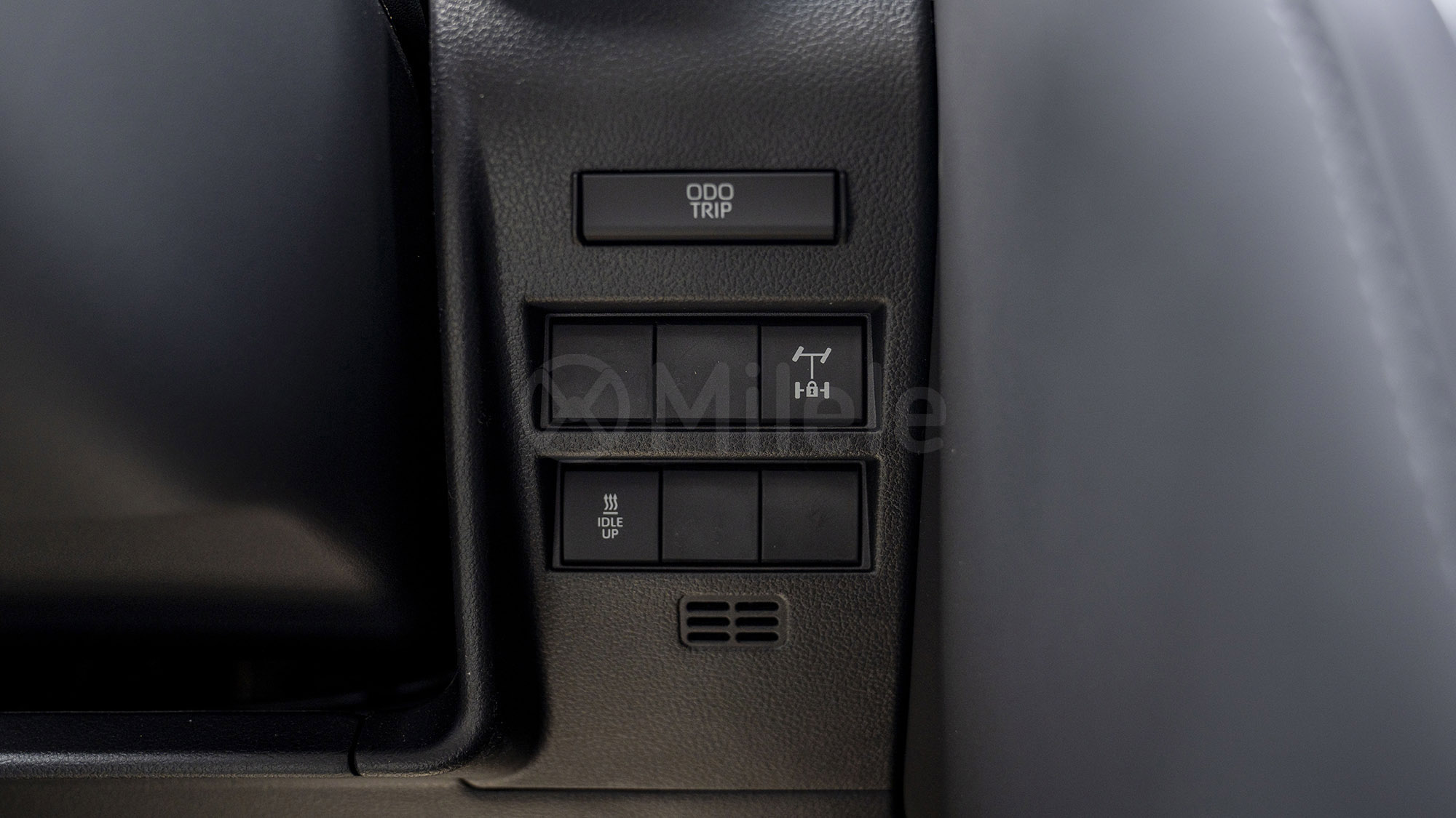 
(LHD) TOYOTA LC300 GXR 3.3D AT MY2025 – BLACK full									