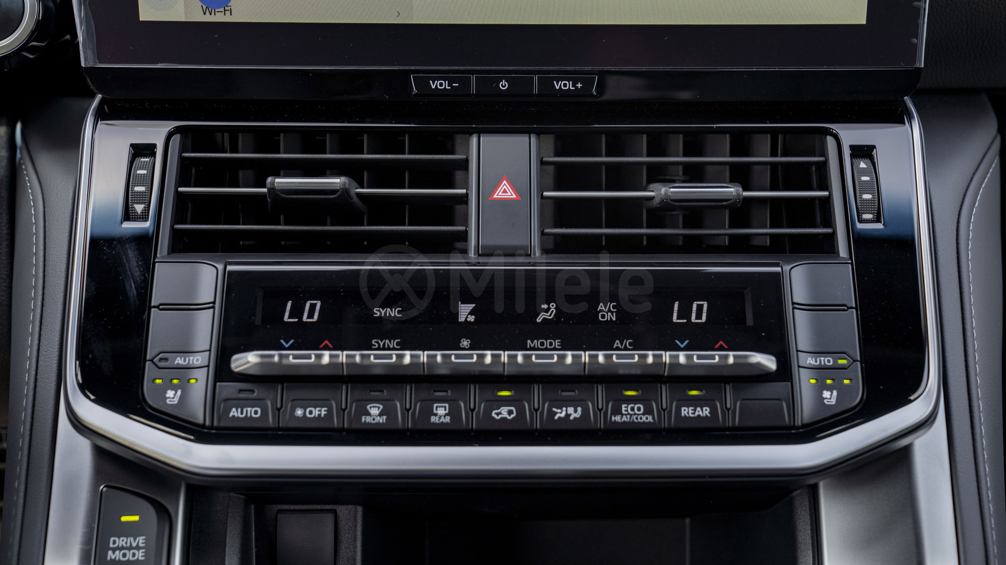 
(LHD) TOYOTA LC300 GXR 3.3D AT MY2025 – BLACK full									